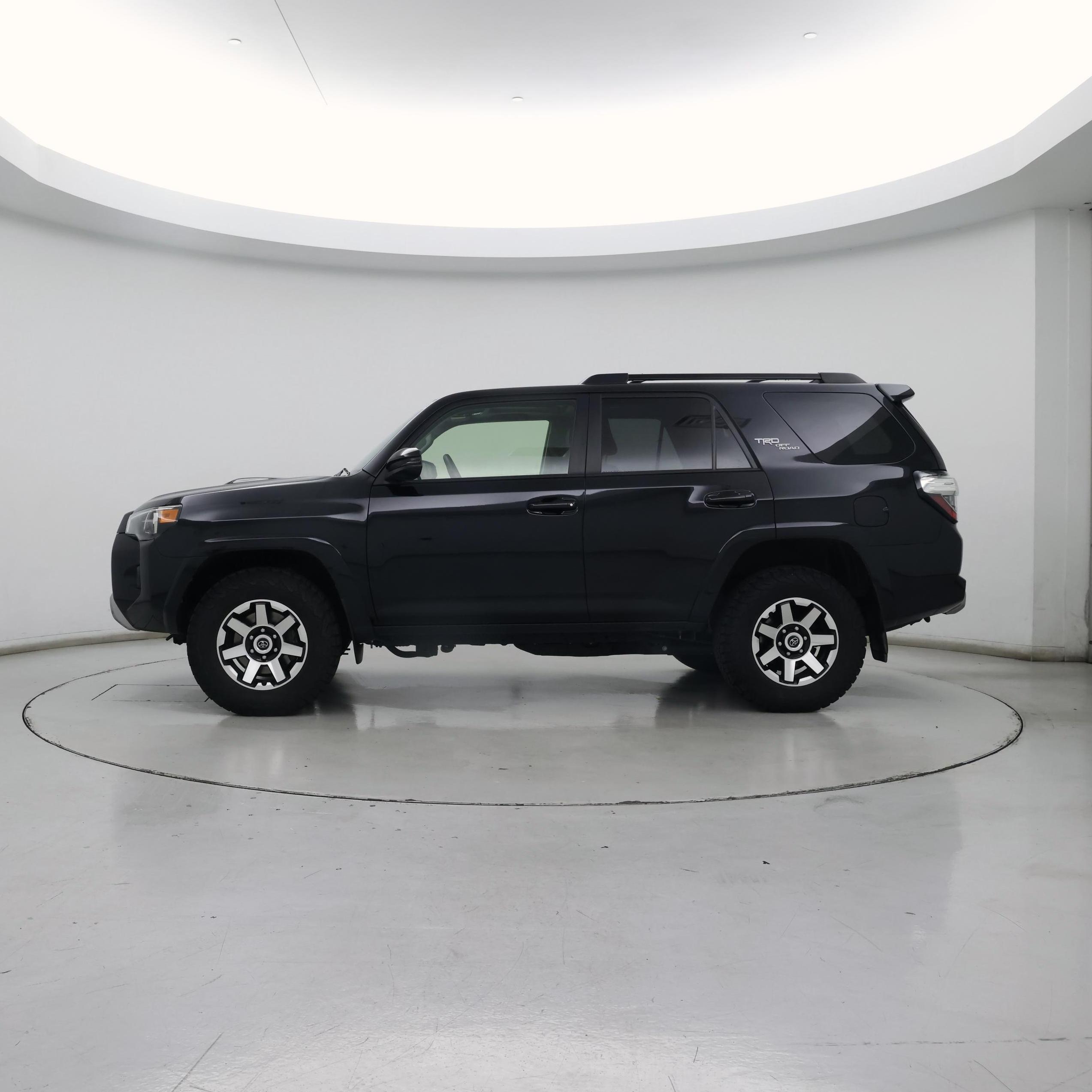 Thumbnail: 2022 Toyota 4Runner - 3
