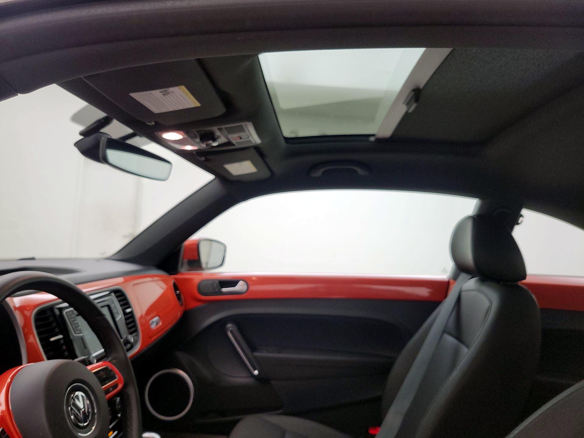 Thumbnail: 2019 Volkswagen Beetle - 19