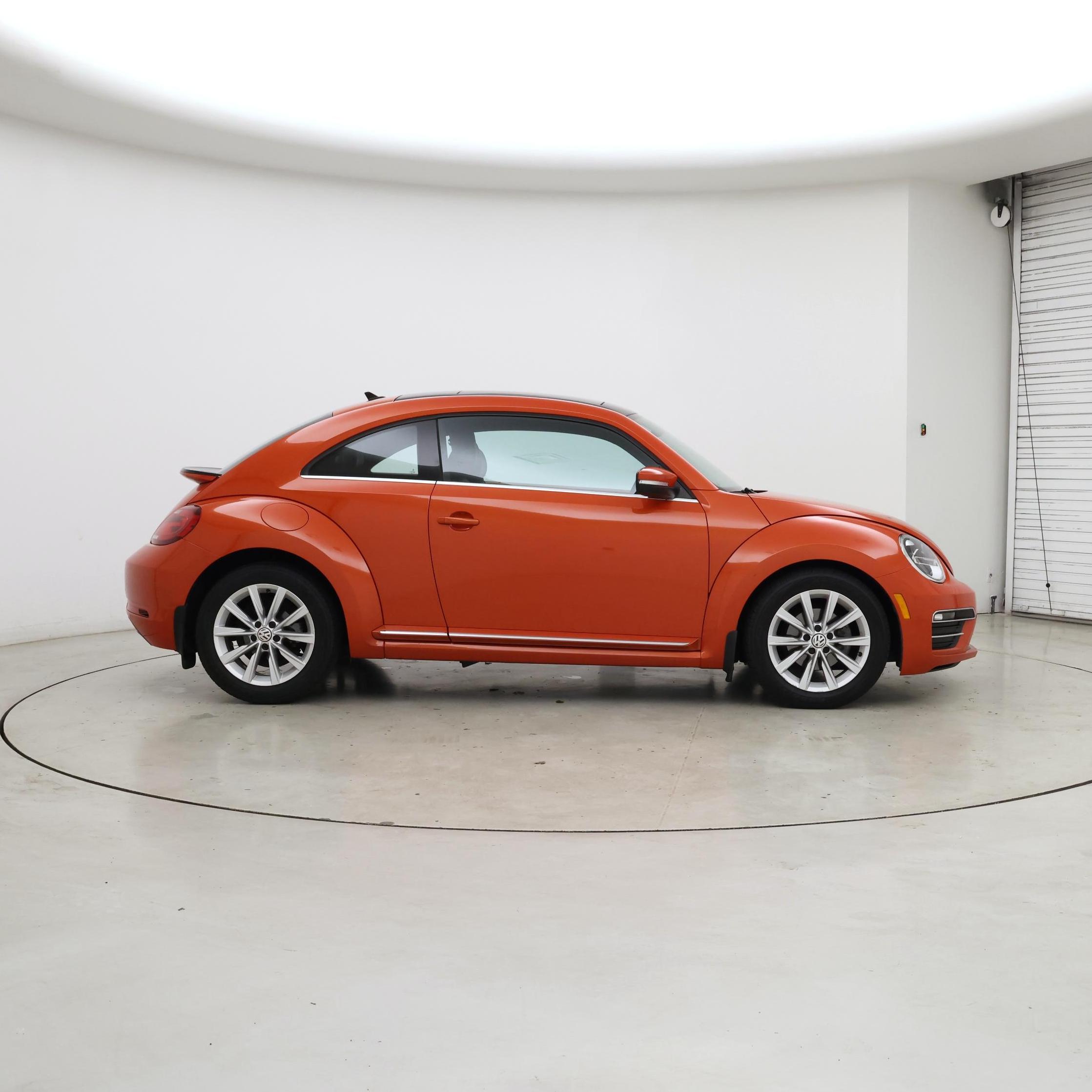 Thumbnail: 2019 Volkswagen Beetle - 7
