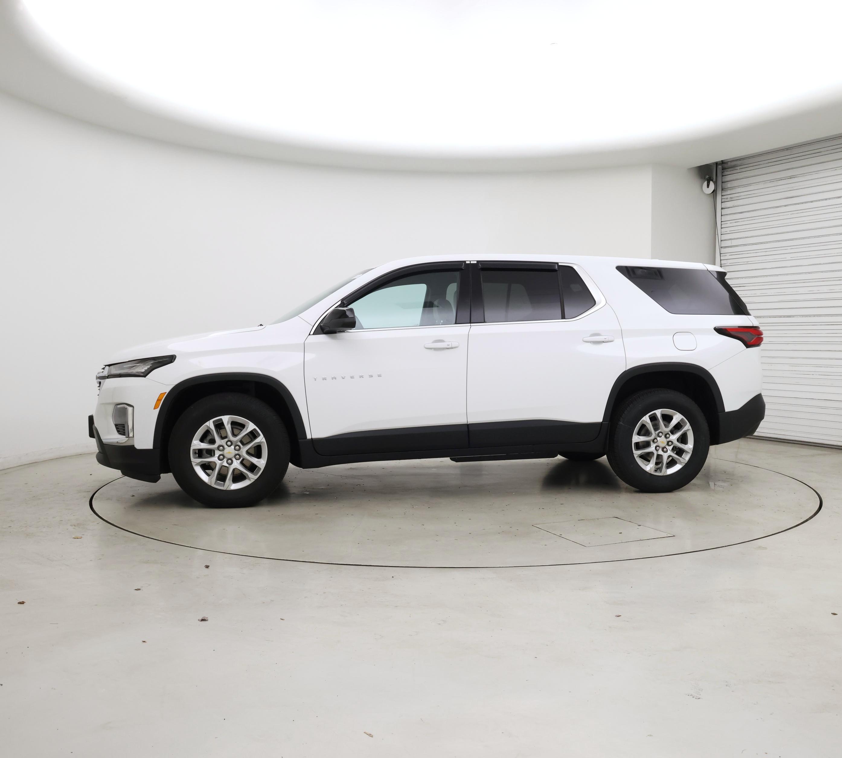 Thumbnail: 2023 Chevrolet Traverse - 3