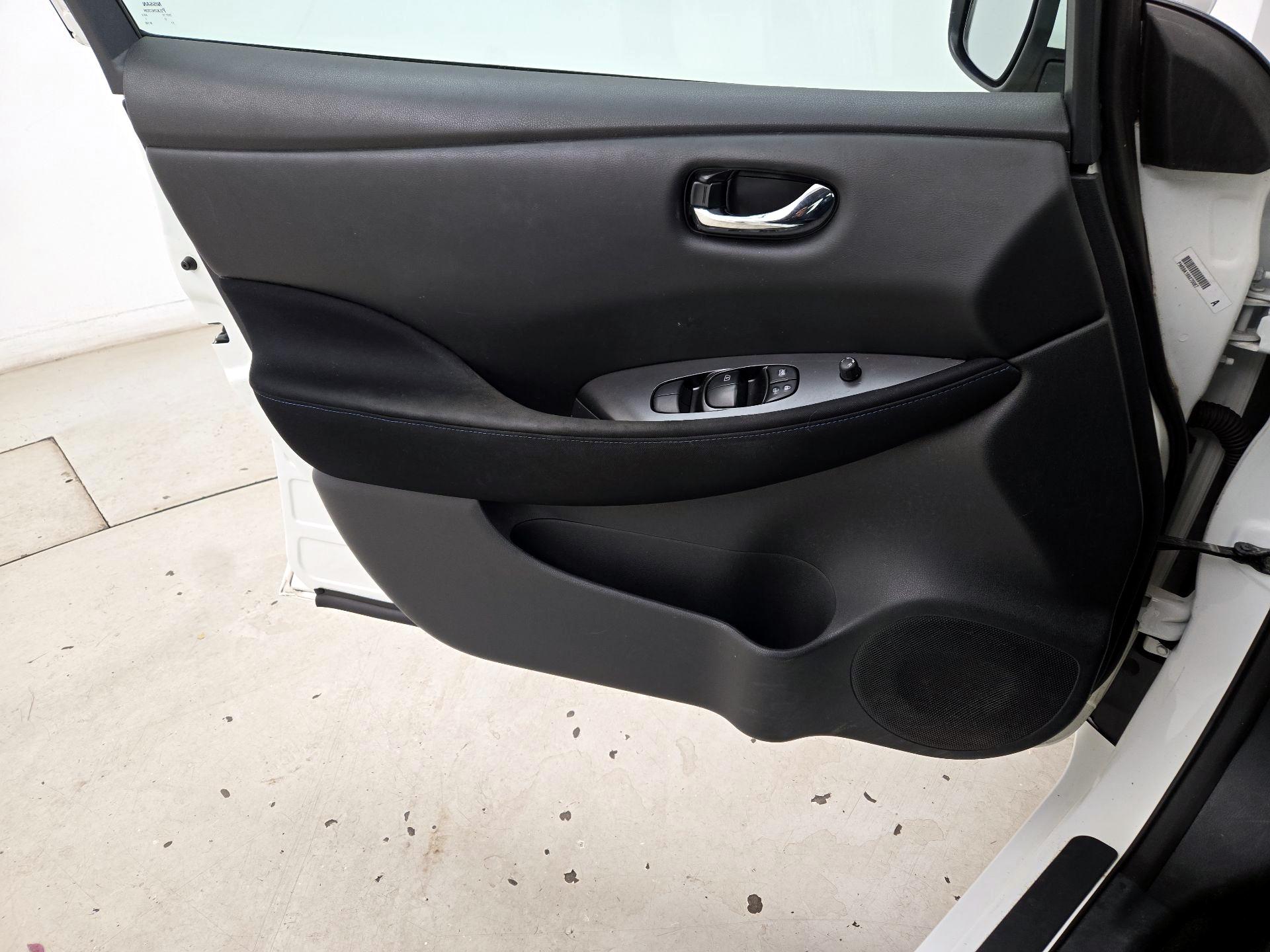 Thumbnail: 2019 Nissan Leaf - 12