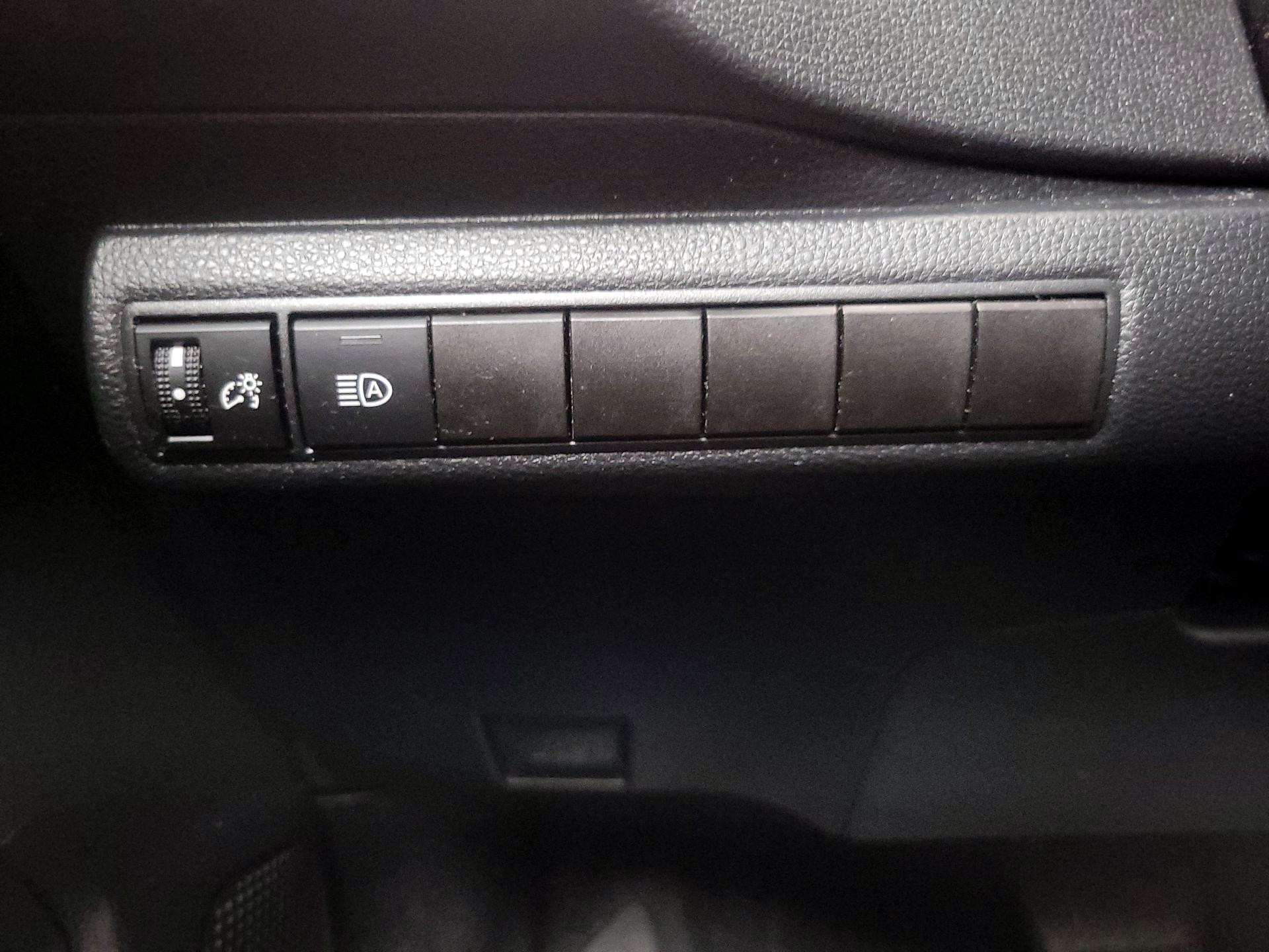 Thumbnail: 2020 Toyota Corolla - 13