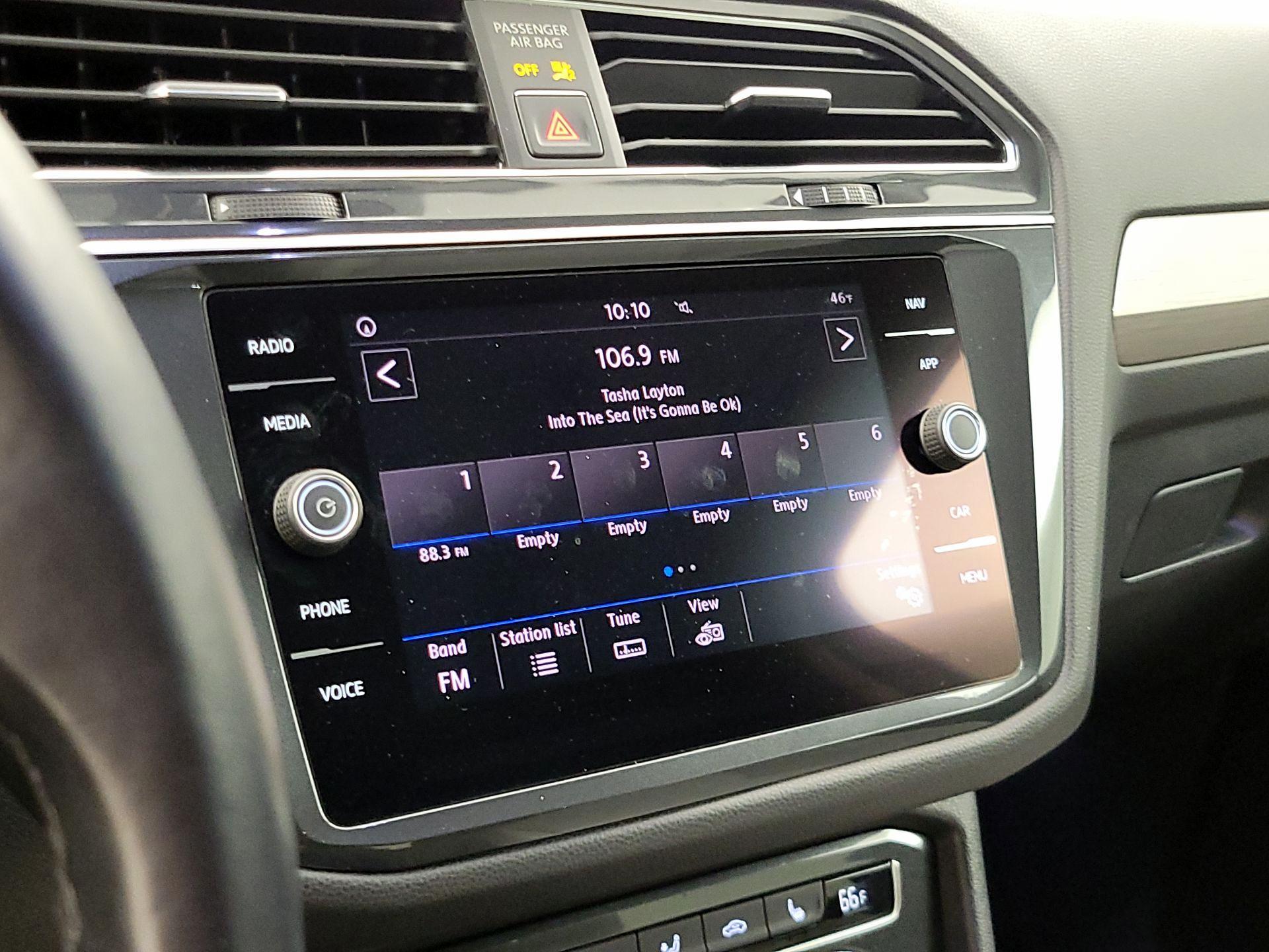 Thumbnail: 2018 Volkswagen Tiguan - 16