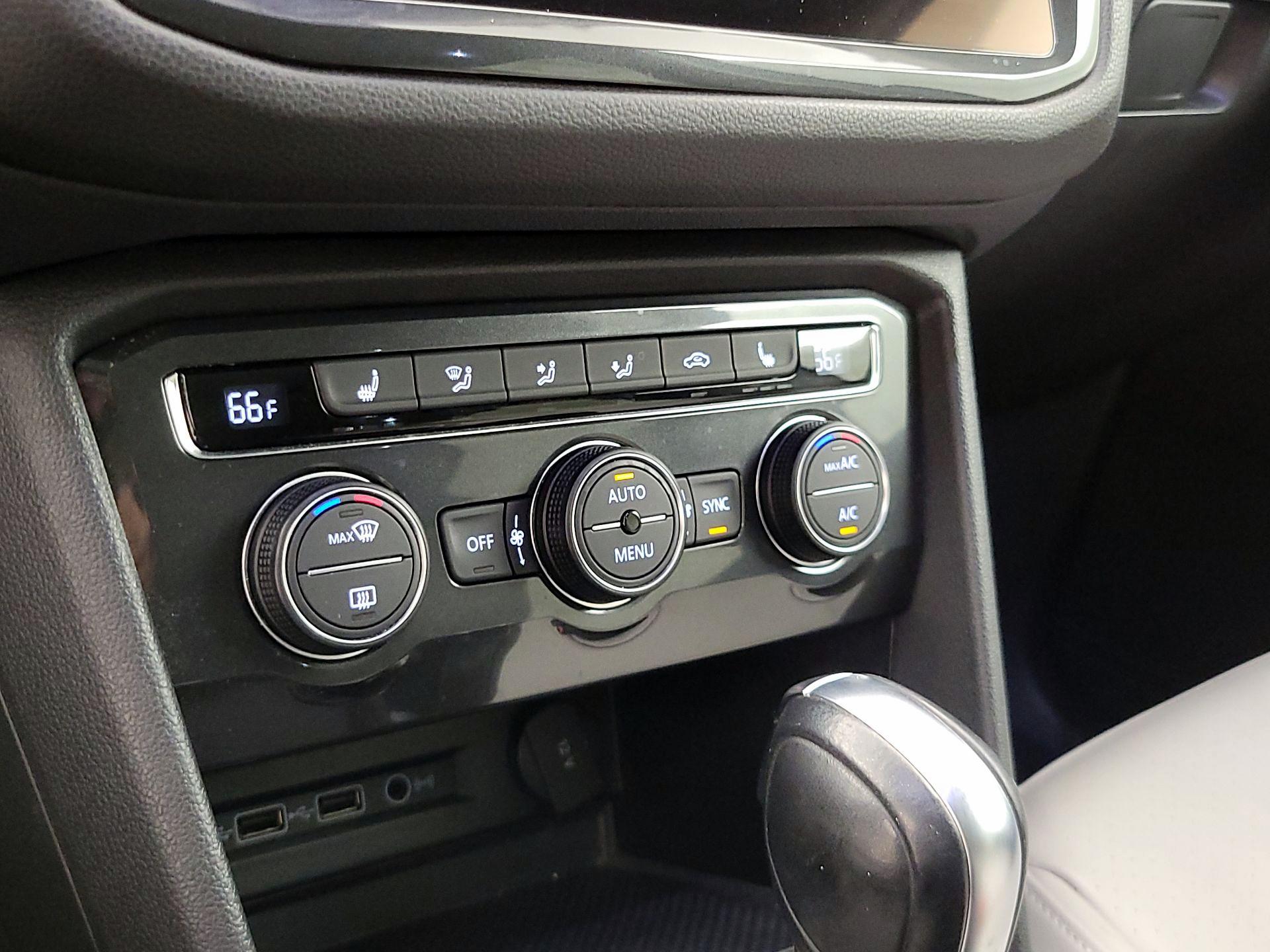 Thumbnail: 2018 Volkswagen Tiguan - 17