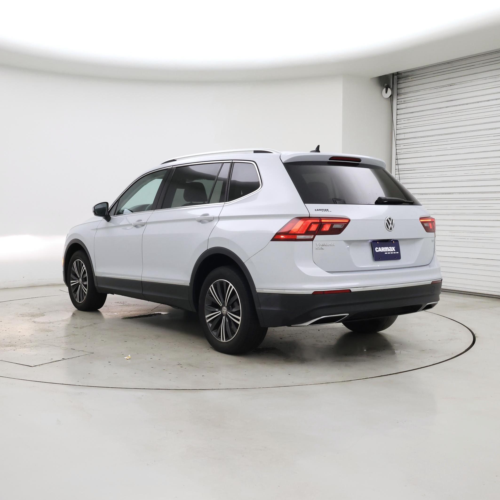 Thumbnail: 2018 Volkswagen Tiguan - 2