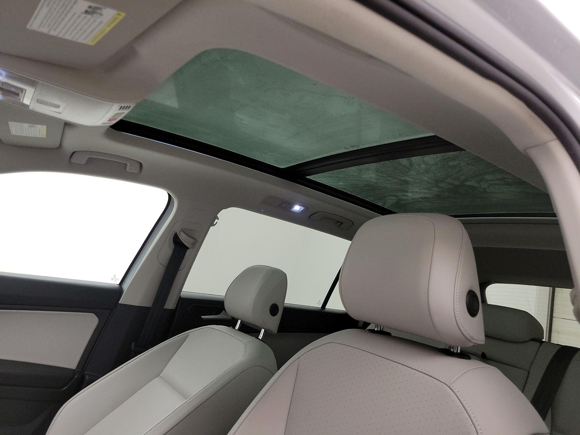 Thumbnail: 2018 Volkswagen Tiguan - 20