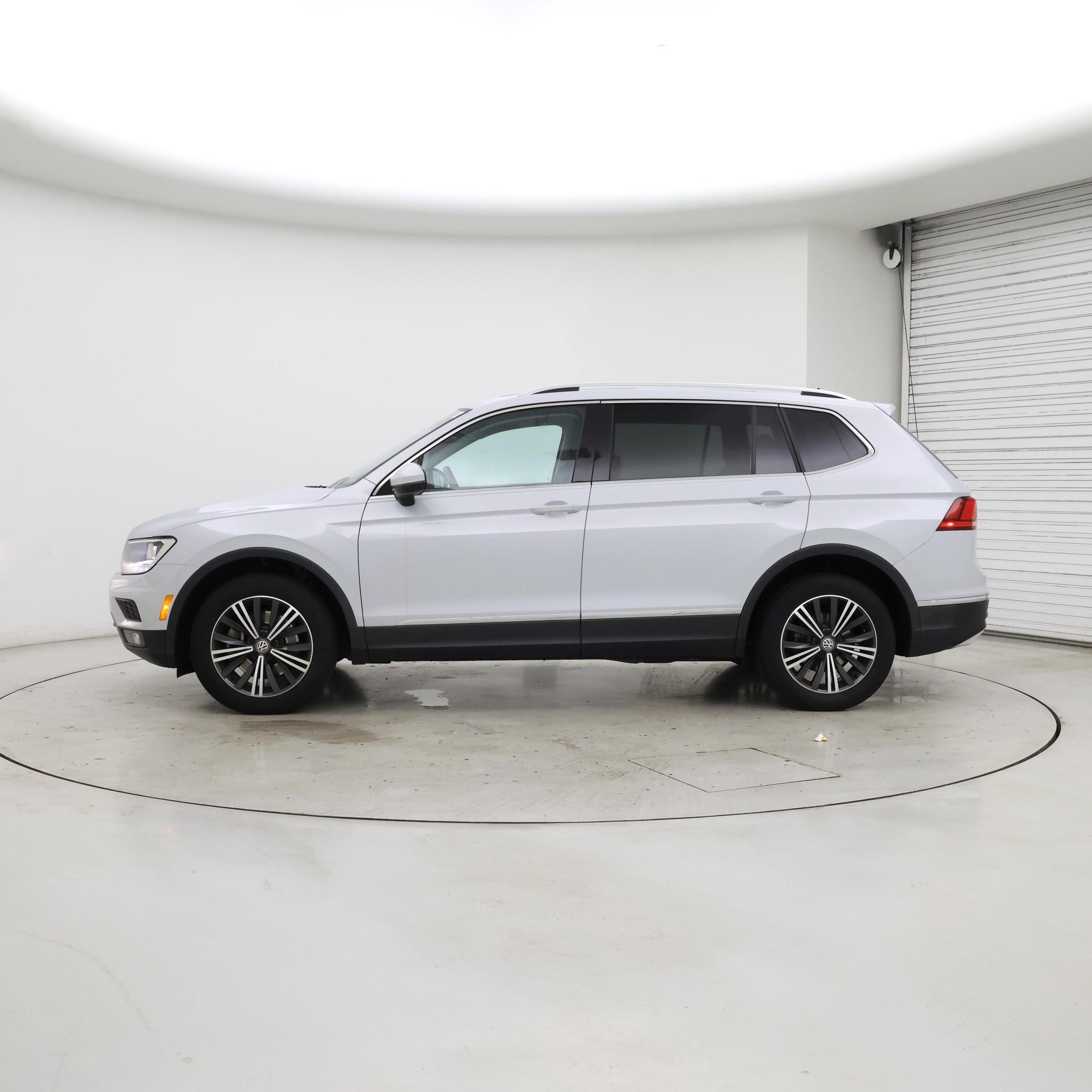 Thumbnail: 2018 Volkswagen Tiguan - 3
