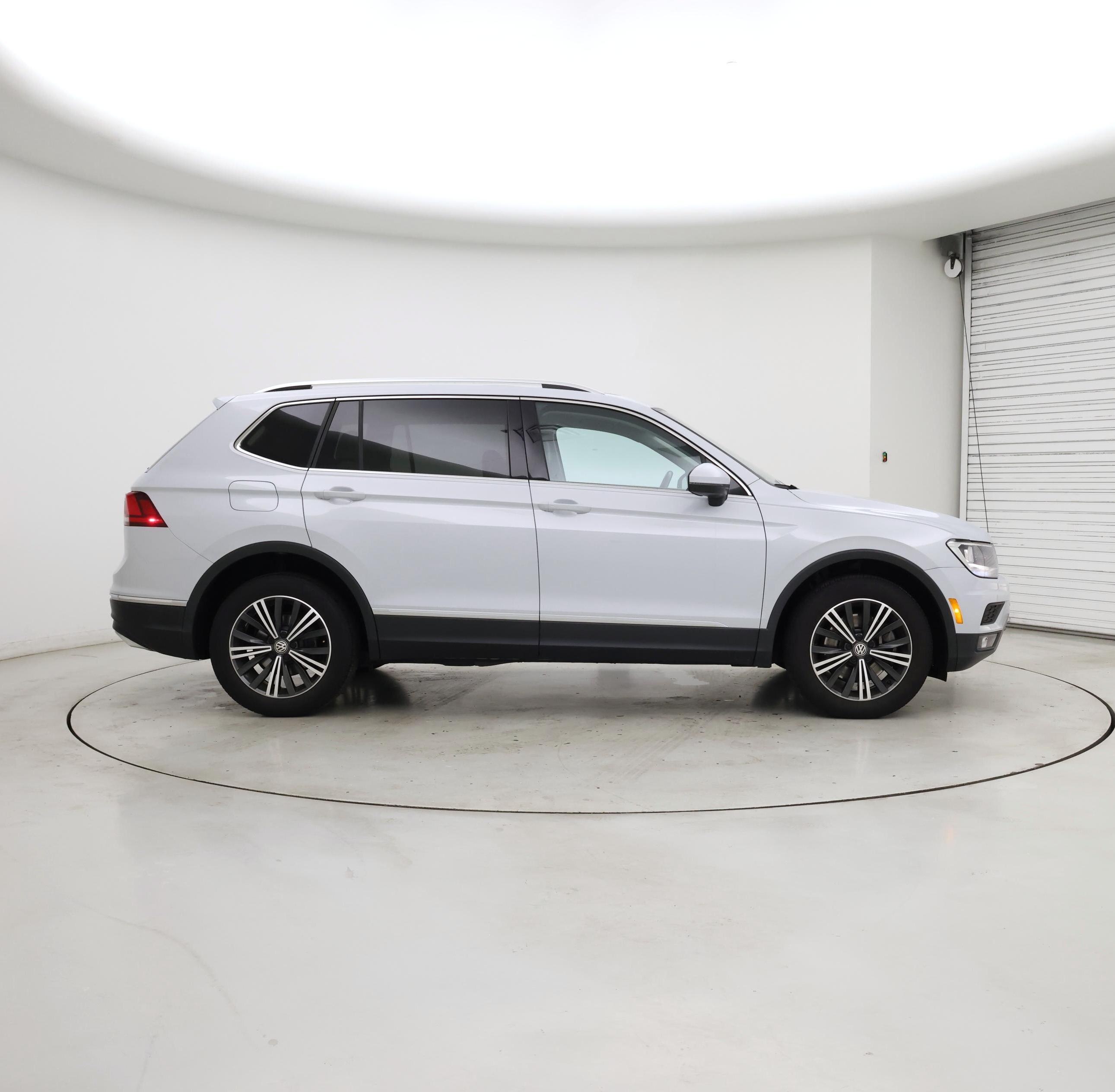 Thumbnail: 2018 Volkswagen Tiguan - 7