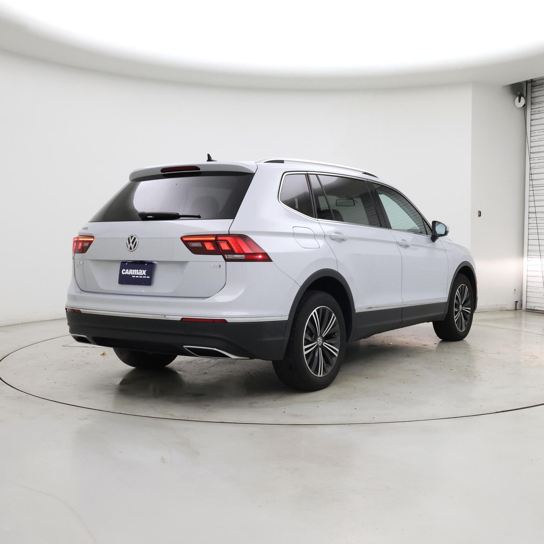 Thumbnail: 2018 Volkswagen Tiguan - 8