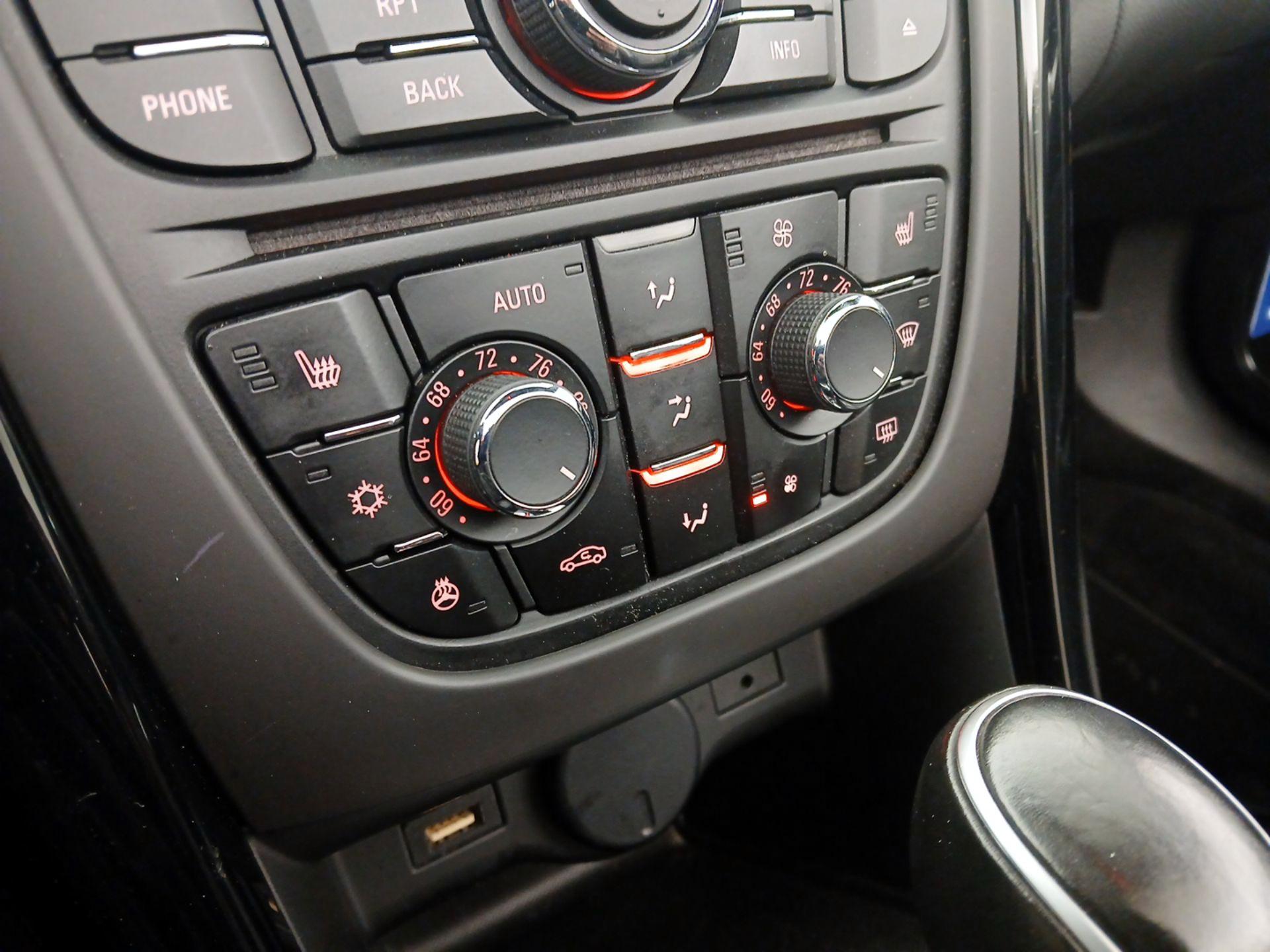 Thumbnail: 2019 Buick Cascada - 17