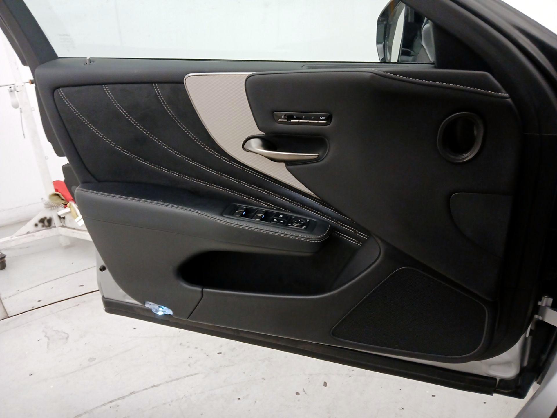 Thumbnail: 2018 Lexus LS - 12