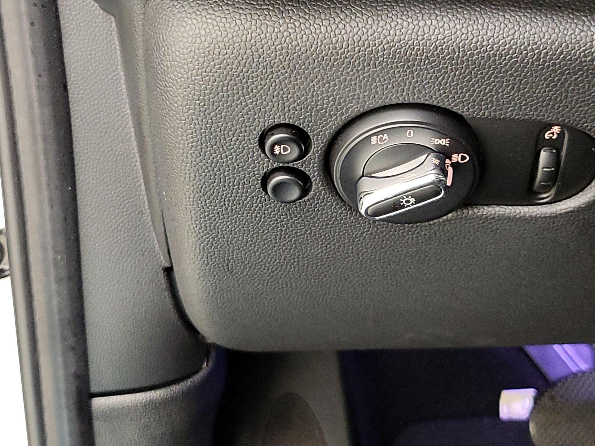 Thumbnail: 2018 MINI Cooper Hardtop - 13