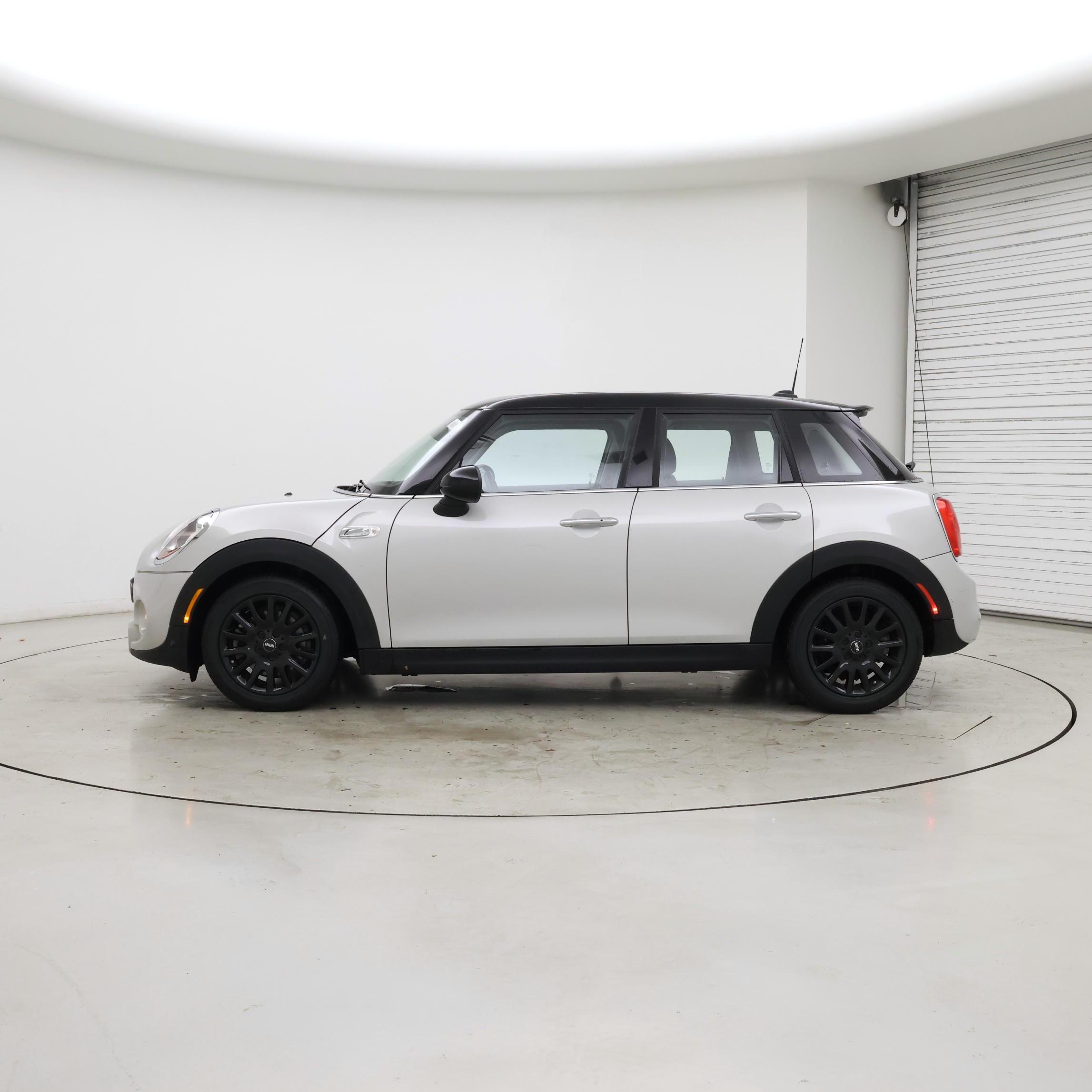 Thumbnail: 2018 MINI Cooper Hardtop - 3