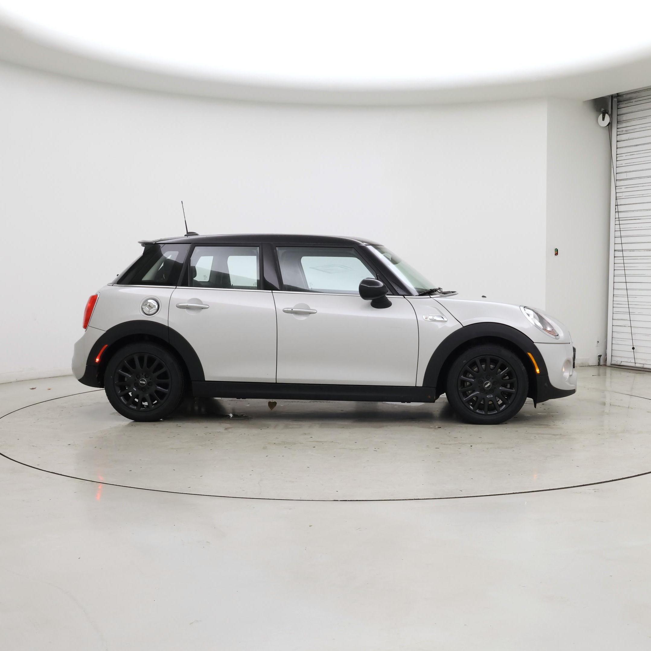 Thumbnail: 2018 MINI Cooper Hardtop - 7