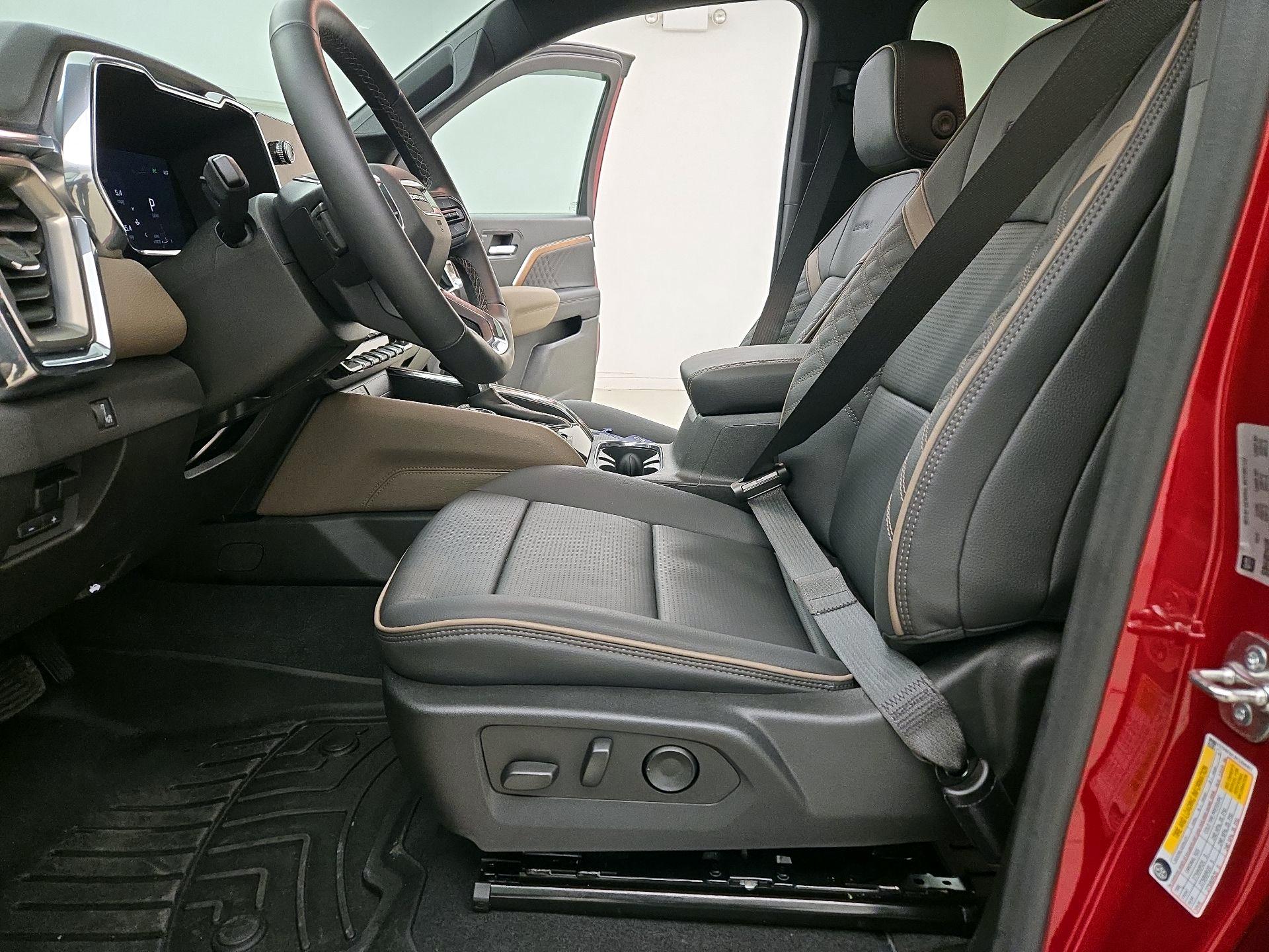 Thumbnail: 2024 GMC Canyon - 11