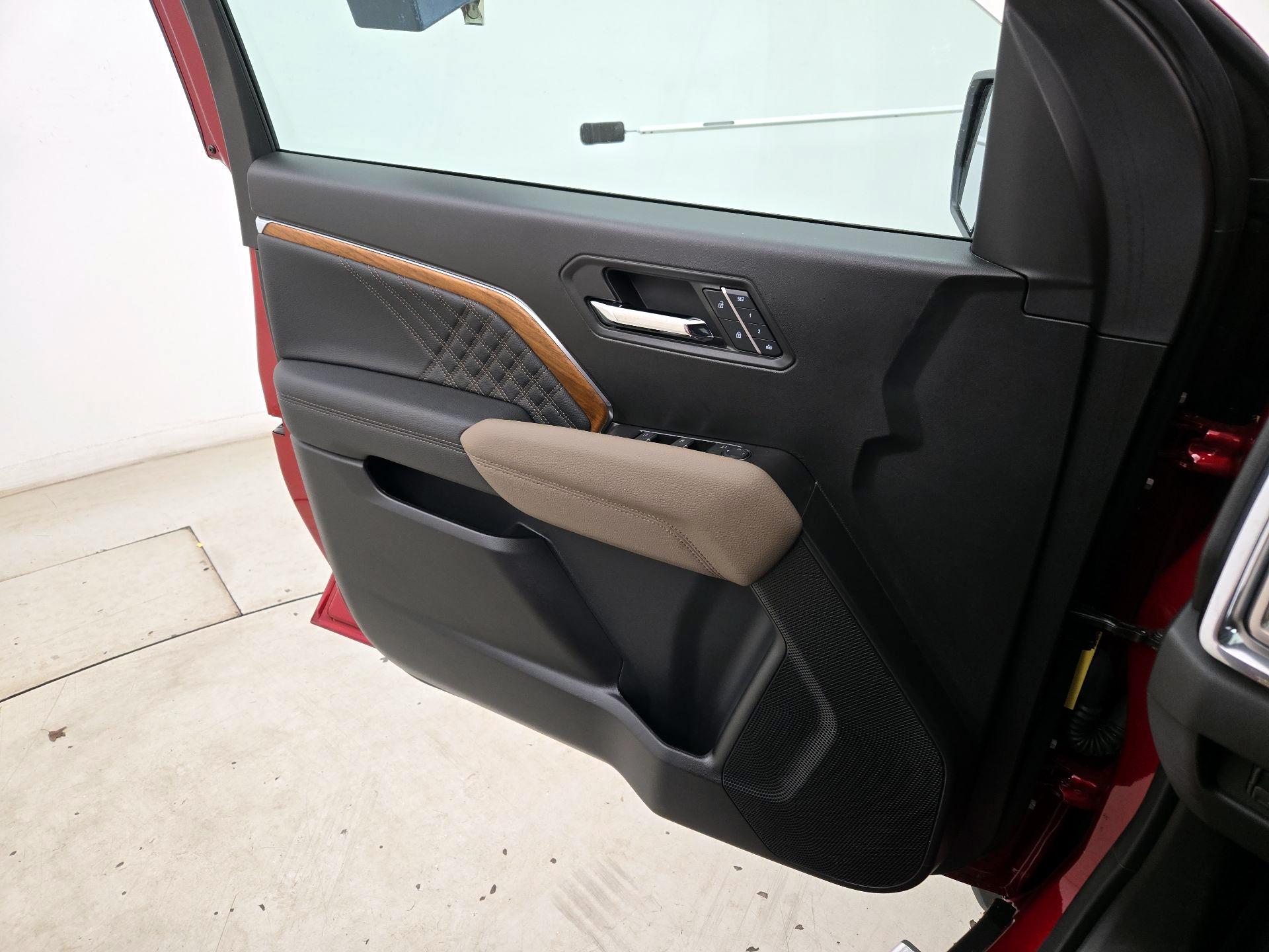 Thumbnail: 2024 GMC Canyon - 12