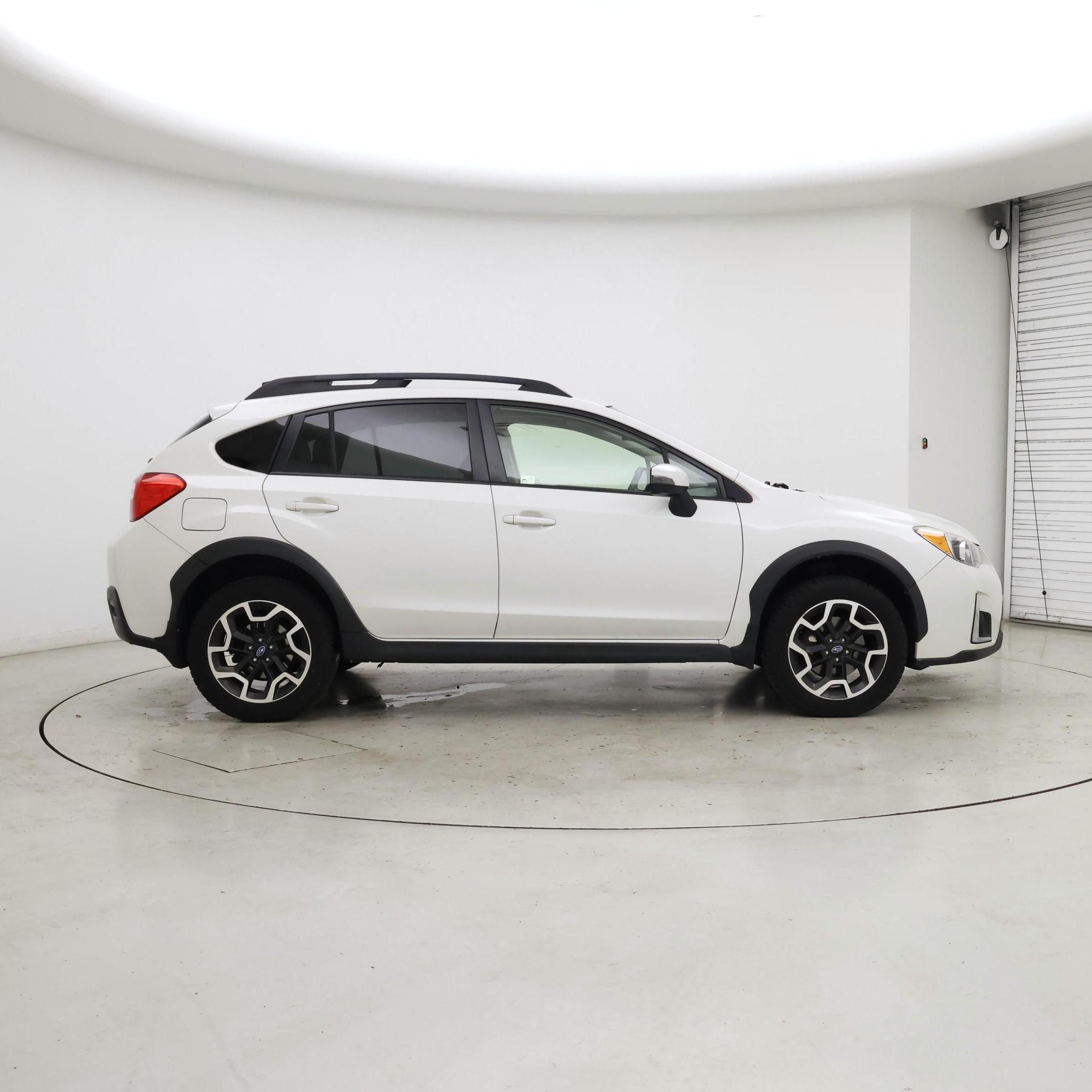 Thumbnail: 2017 Subaru Crosstrek - 7