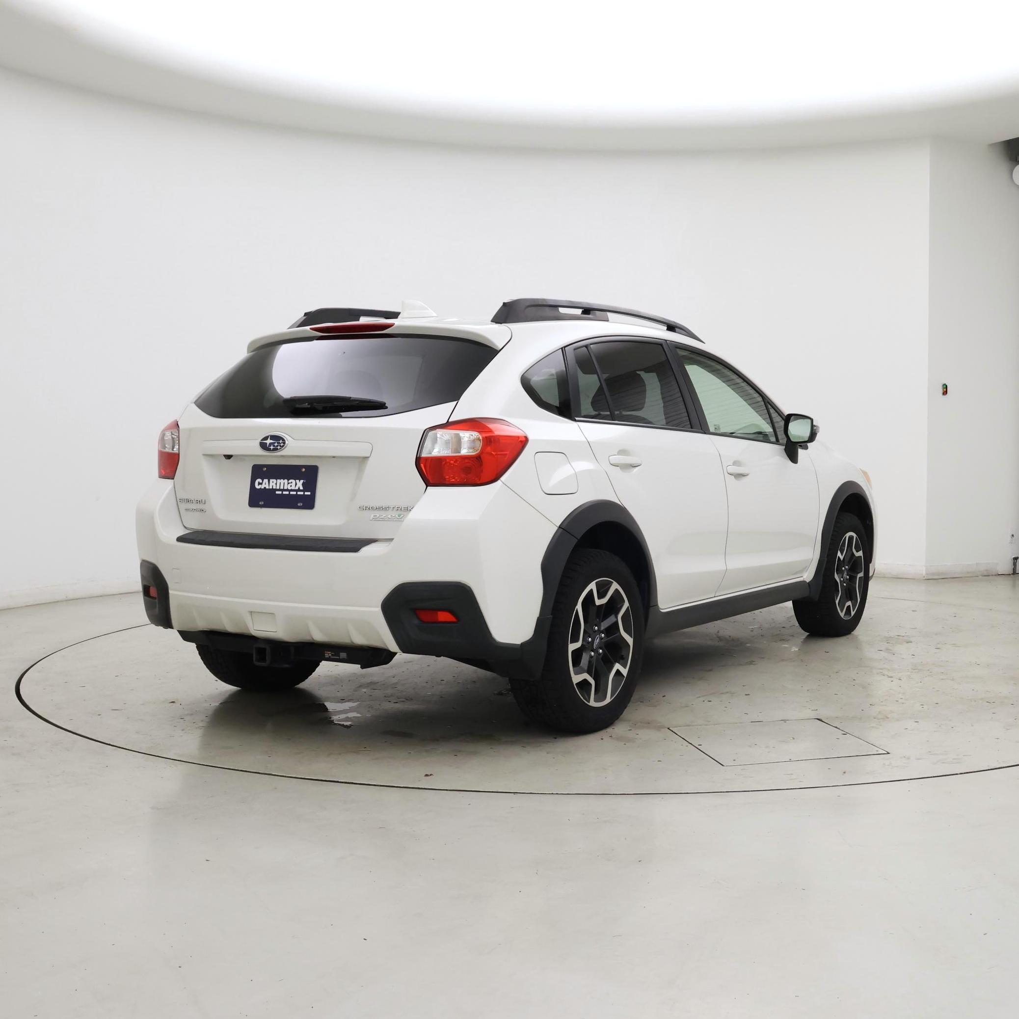 Thumbnail: 2017 Subaru Crosstrek - 8