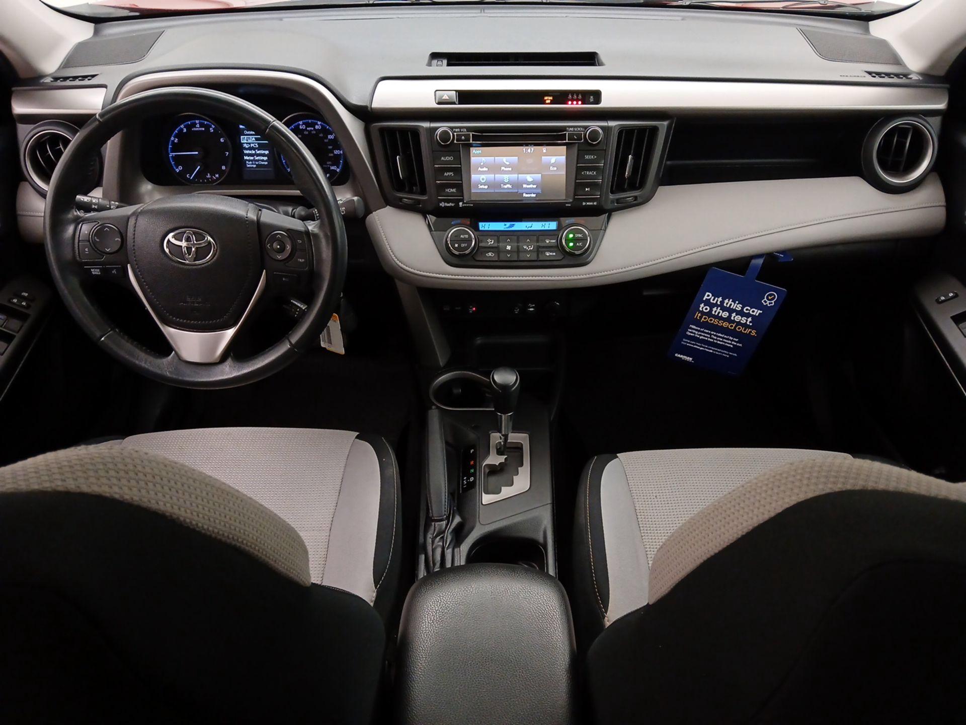Thumbnail: 2017 Toyota RAV4 - 9