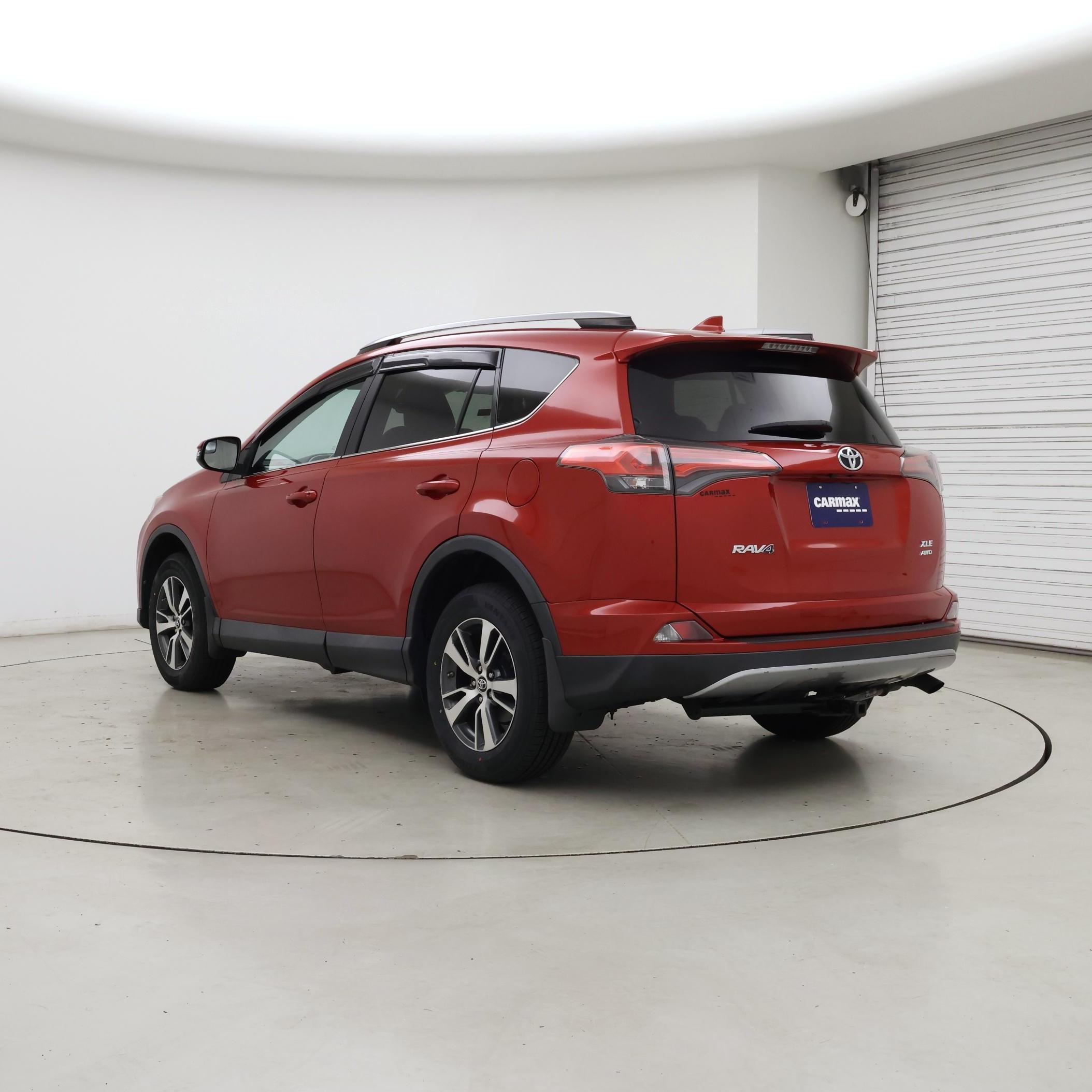 Thumbnail: 2017 Toyota RAV4 - 2