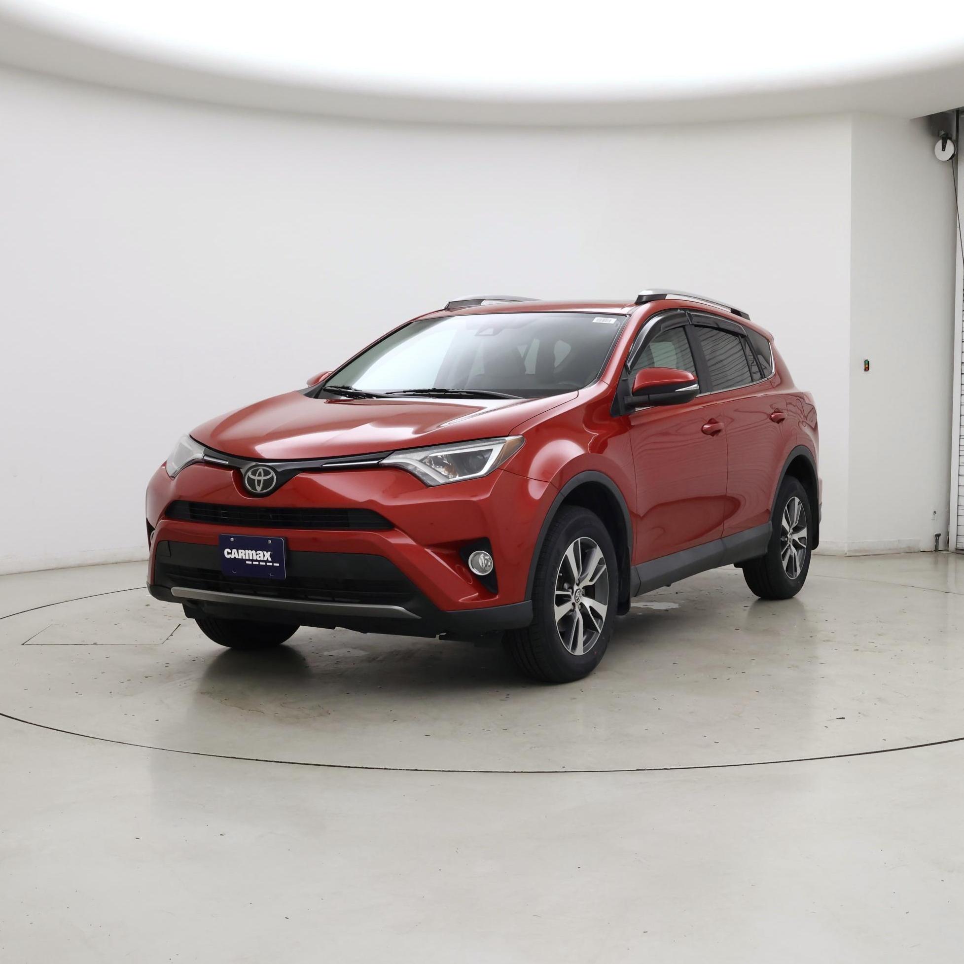 Thumbnail: 2017 Toyota RAV4 - 4
