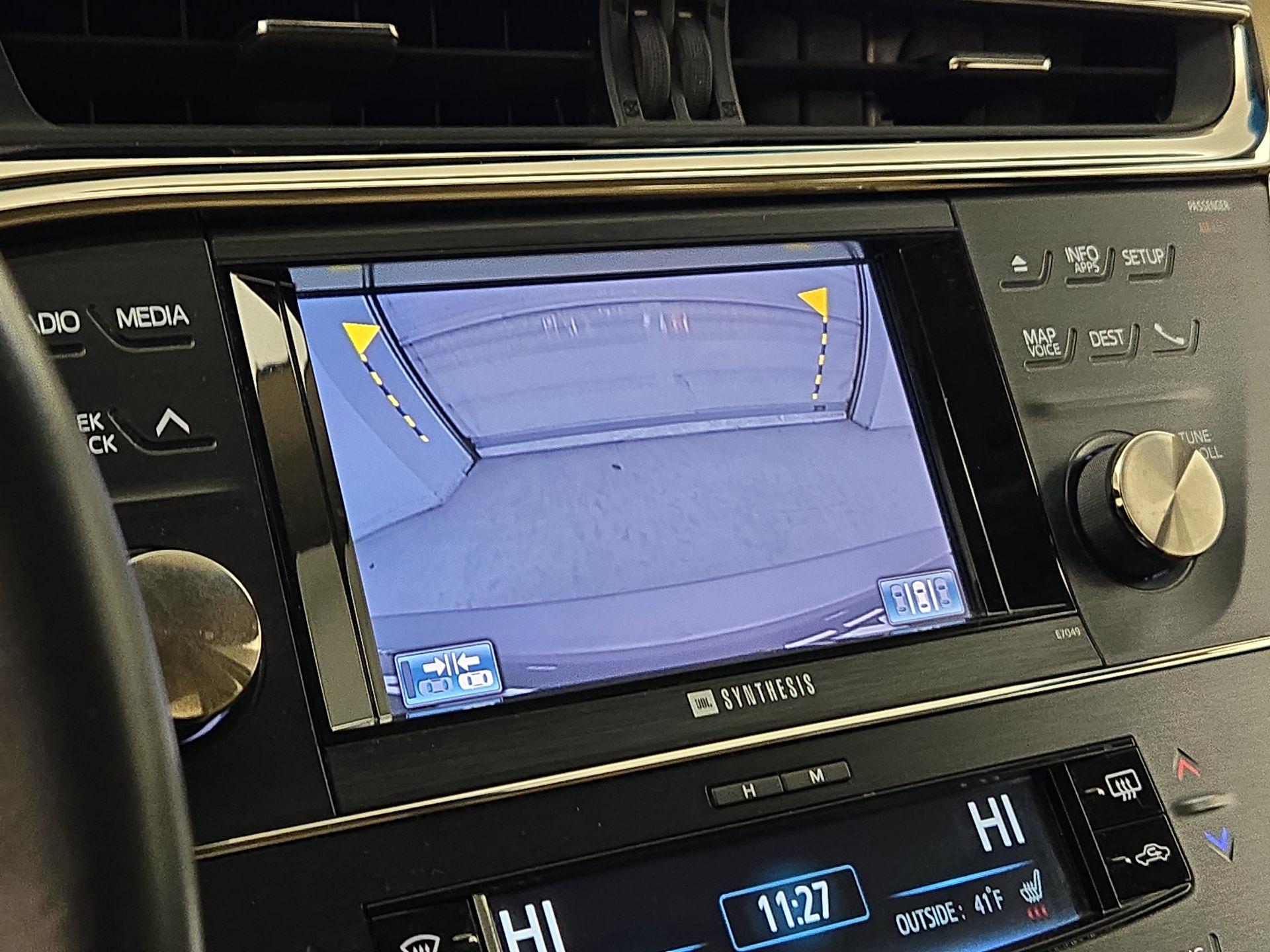 Thumbnail: 2014 Toyota Avalon - 15