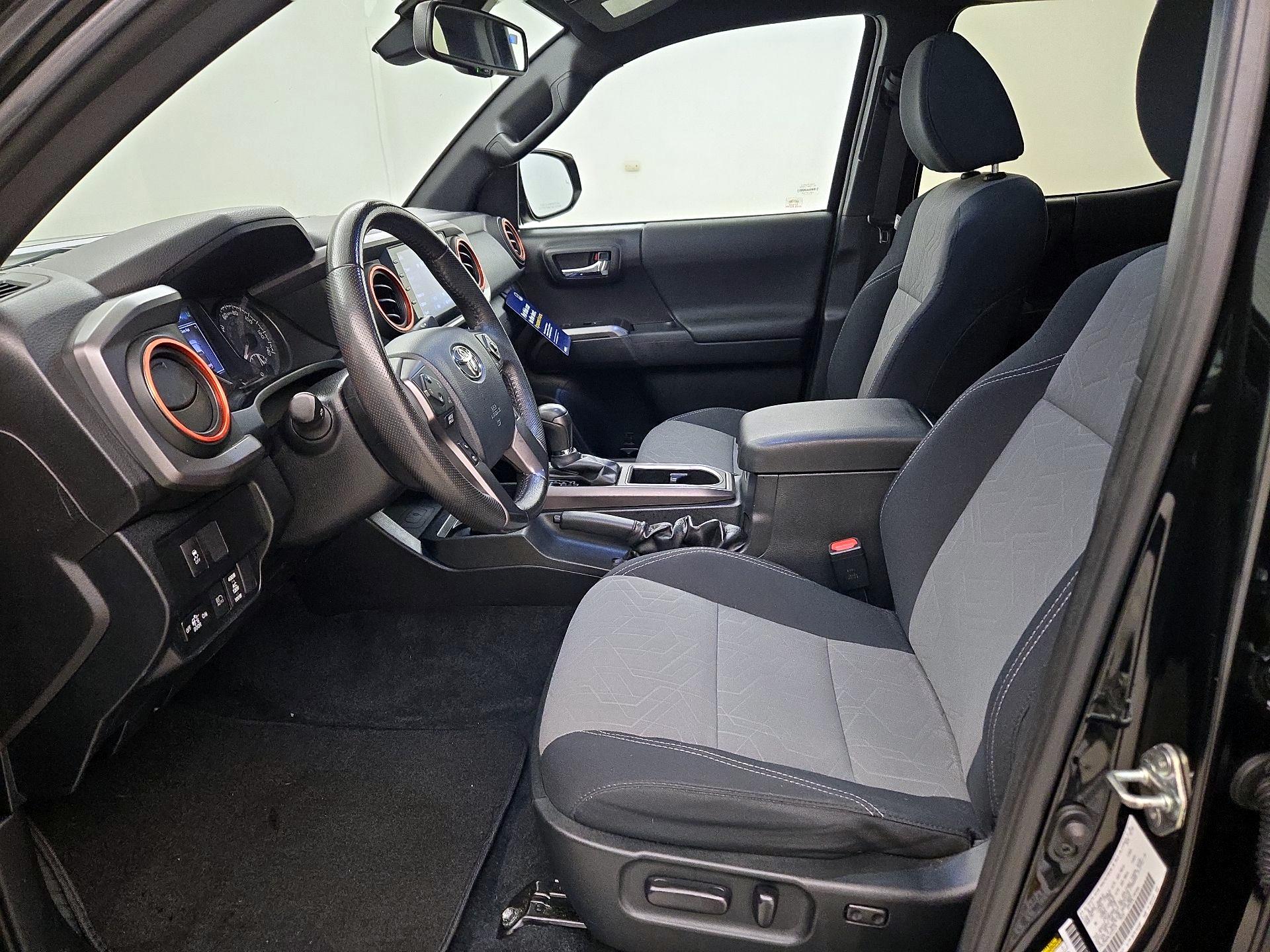 Thumbnail: 2020 Toyota Tacoma - 11