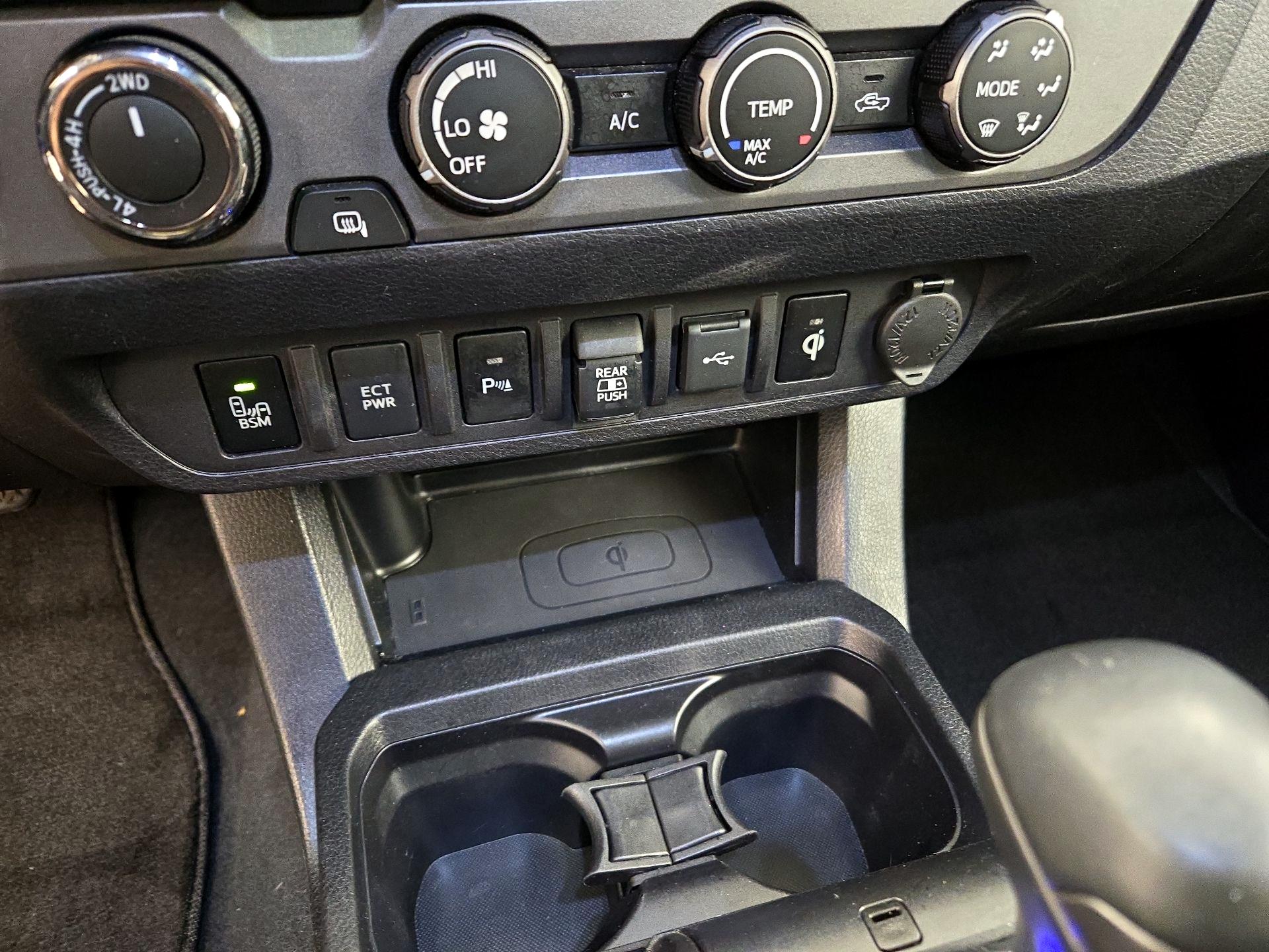 Thumbnail: 2020 Toyota Tacoma - 16