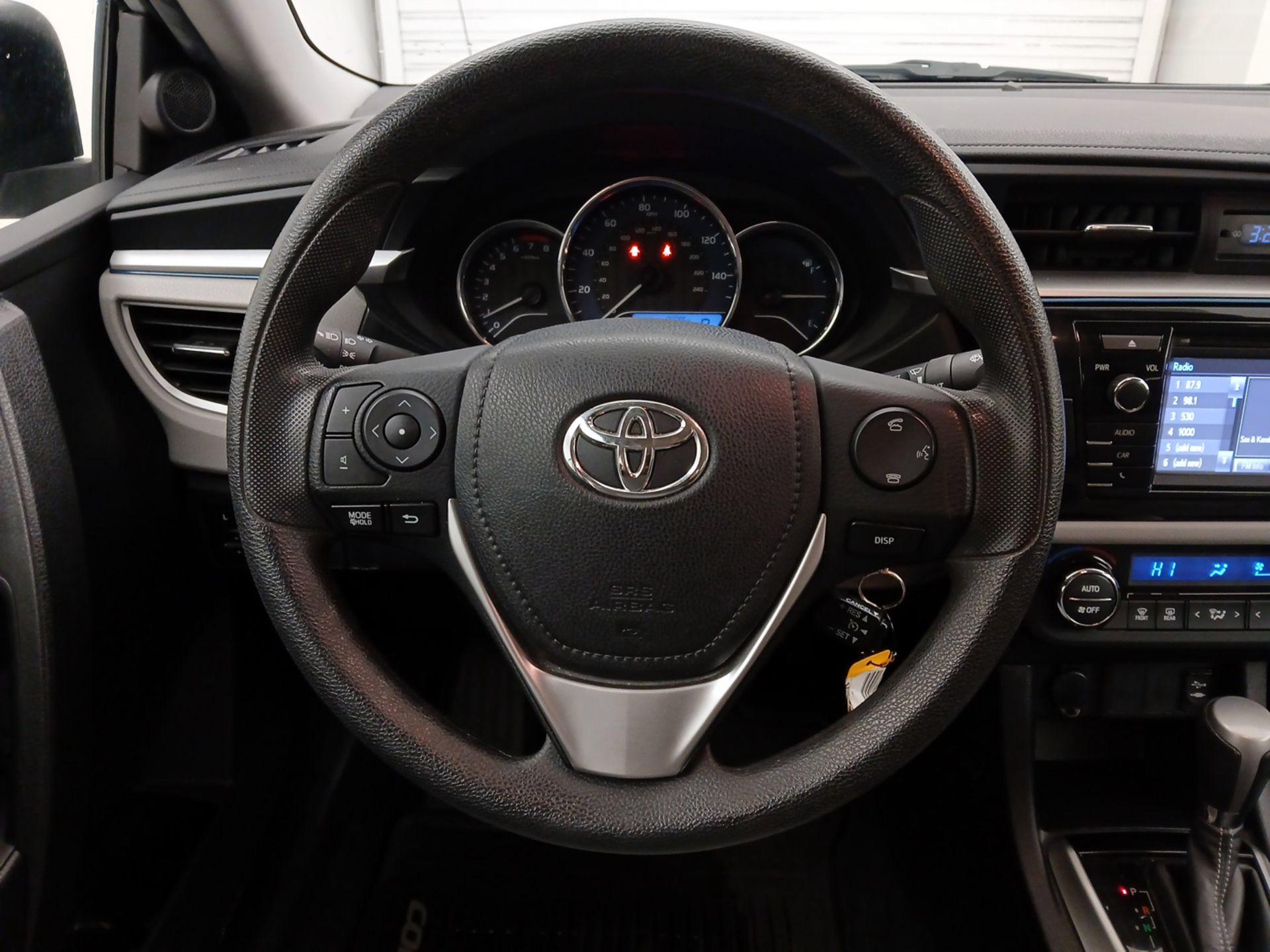 Thumbnail: 2016 Toyota Corolla - 10