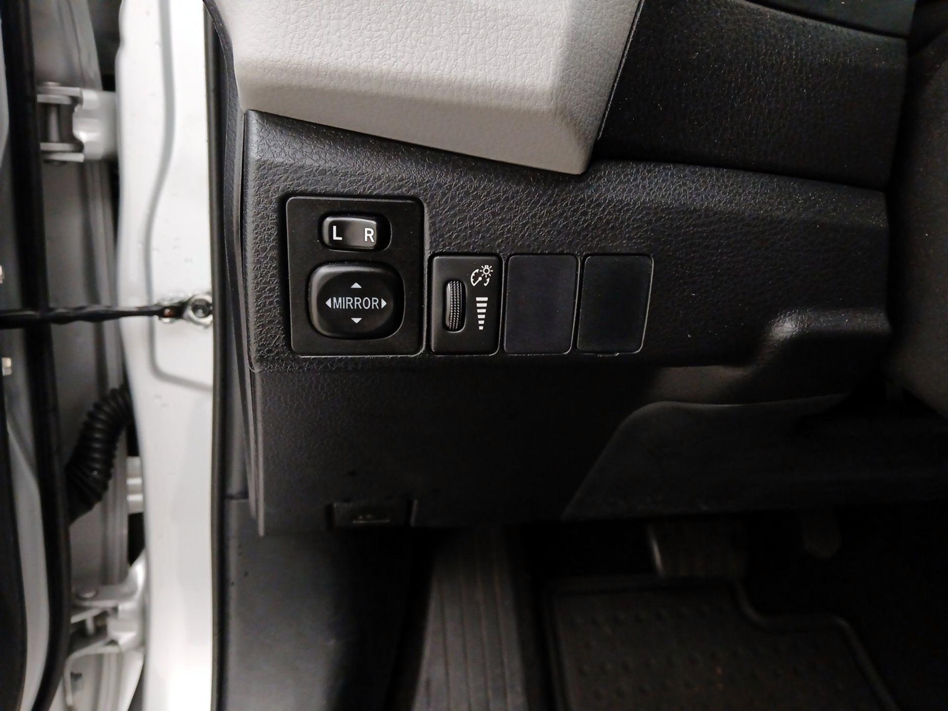 Thumbnail: 2016 Toyota Corolla - 13