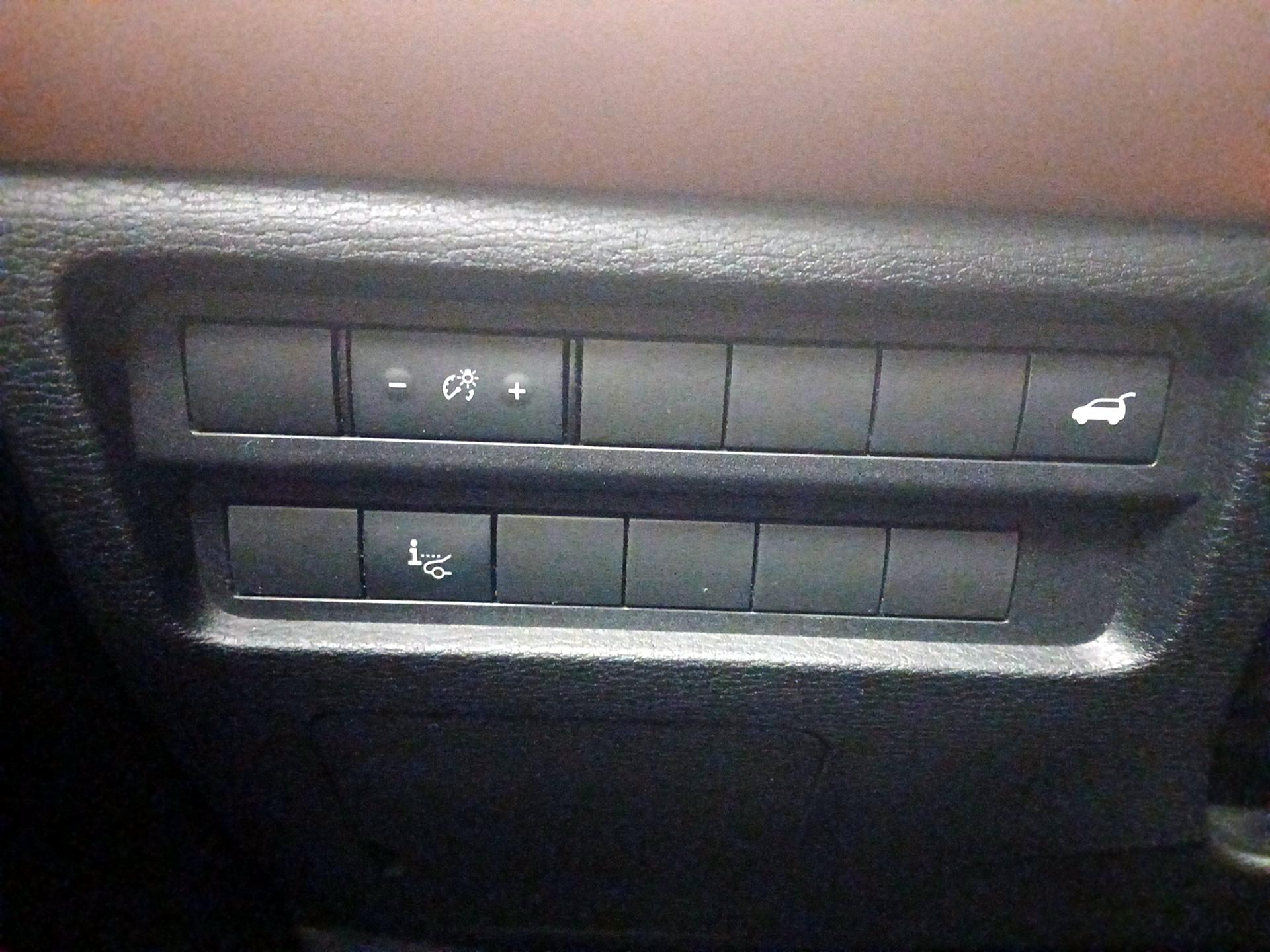 Thumbnail: 2022 Mitsubishi Outlander - 13