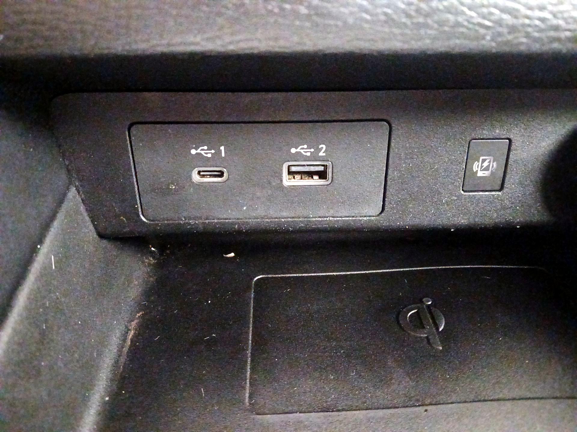 Thumbnail: 2022 Mitsubishi Outlander - 19