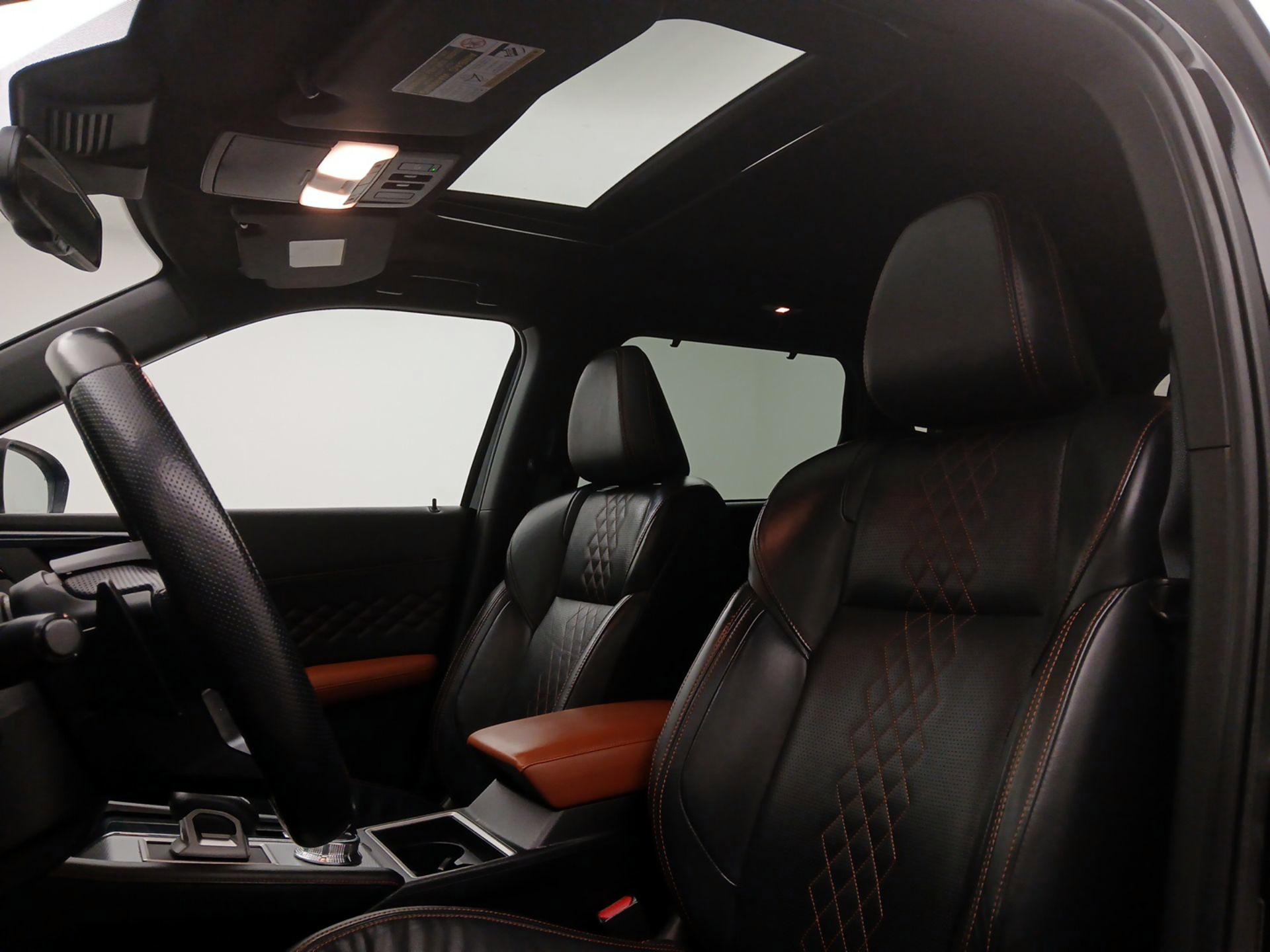 Thumbnail: 2022 Mitsubishi Outlander - 20