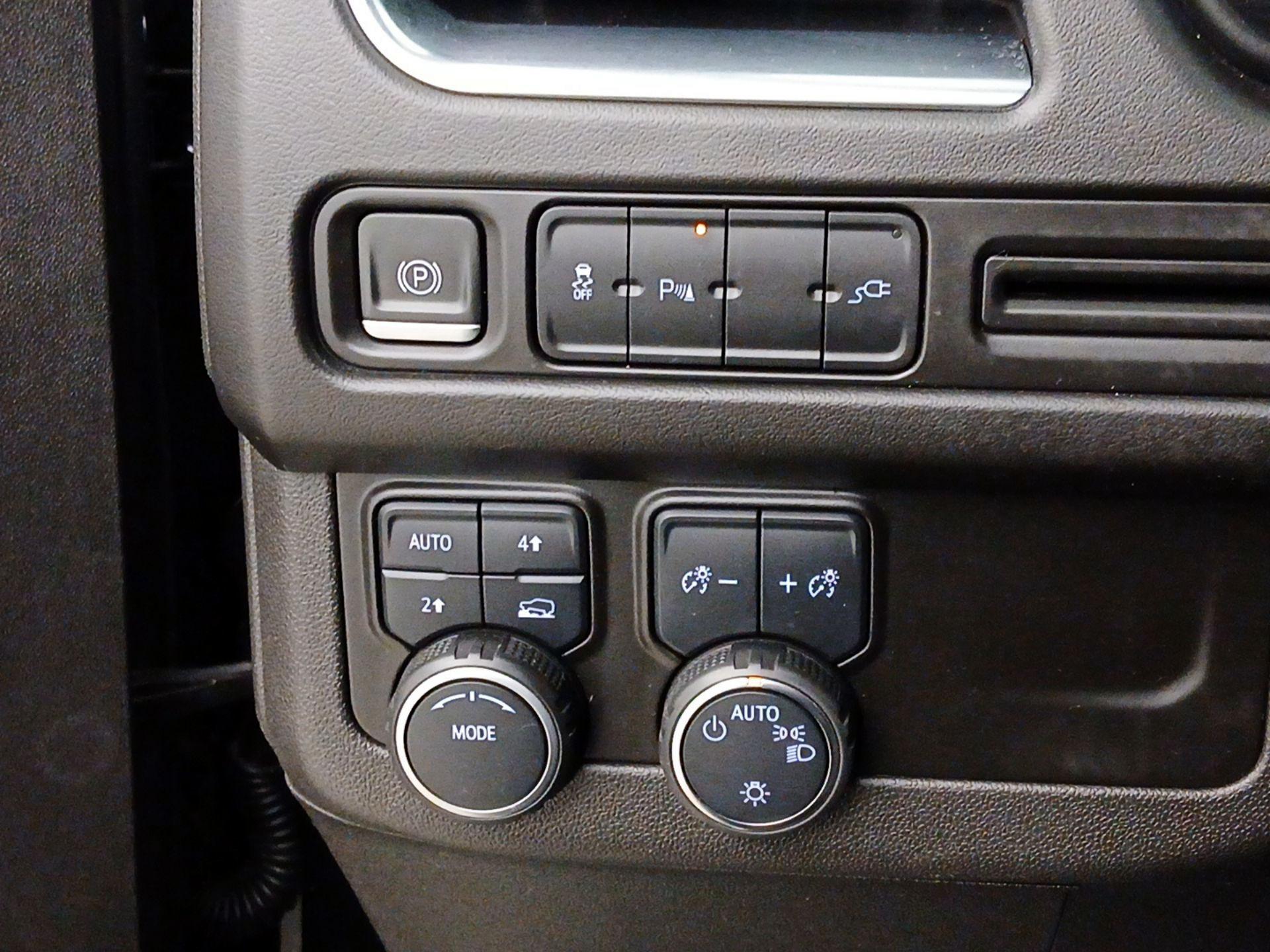 Thumbnail: 2021 Chevrolet Suburban - 13