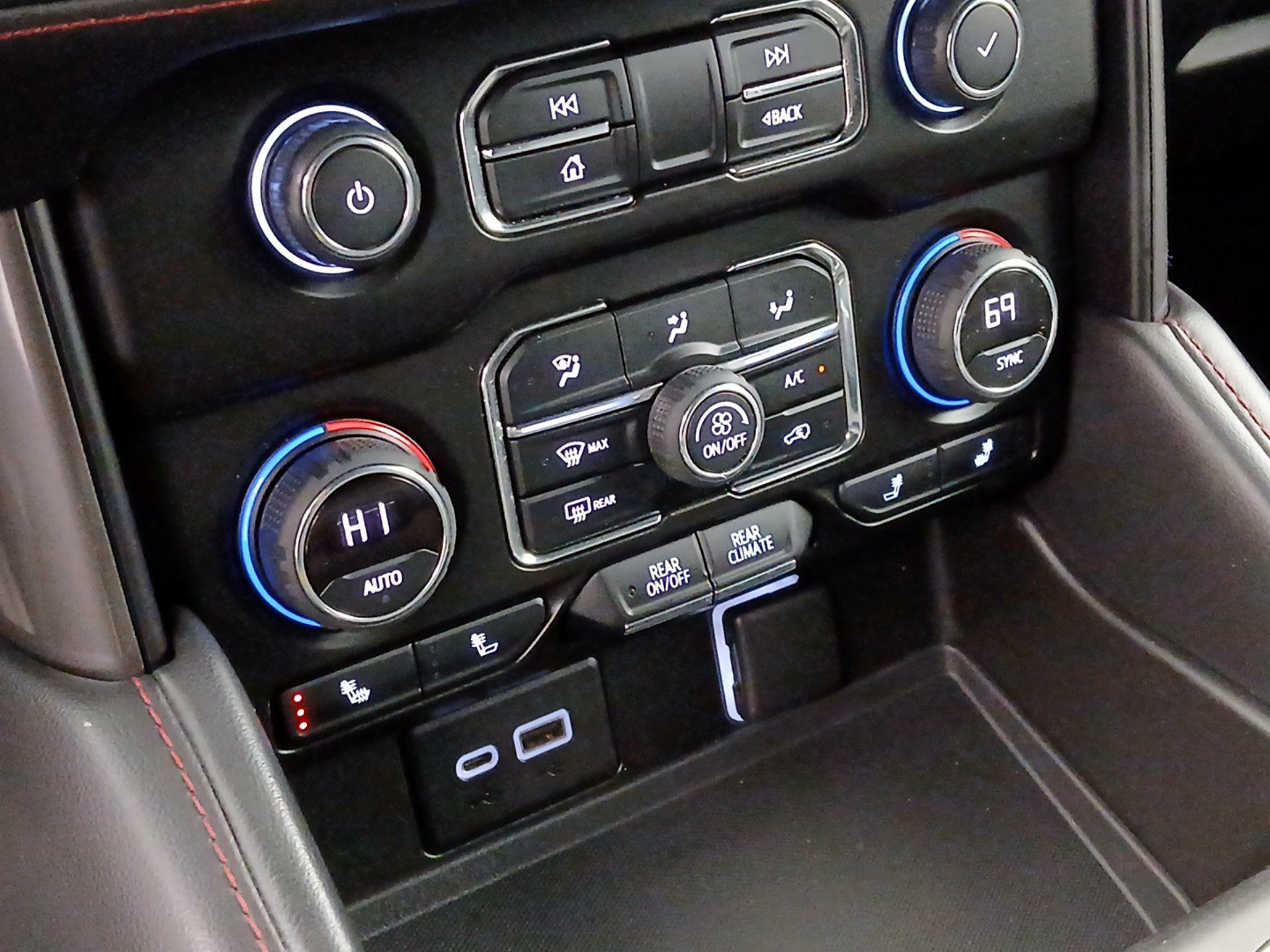 Thumbnail: 2021 Chevrolet Suburban - 17