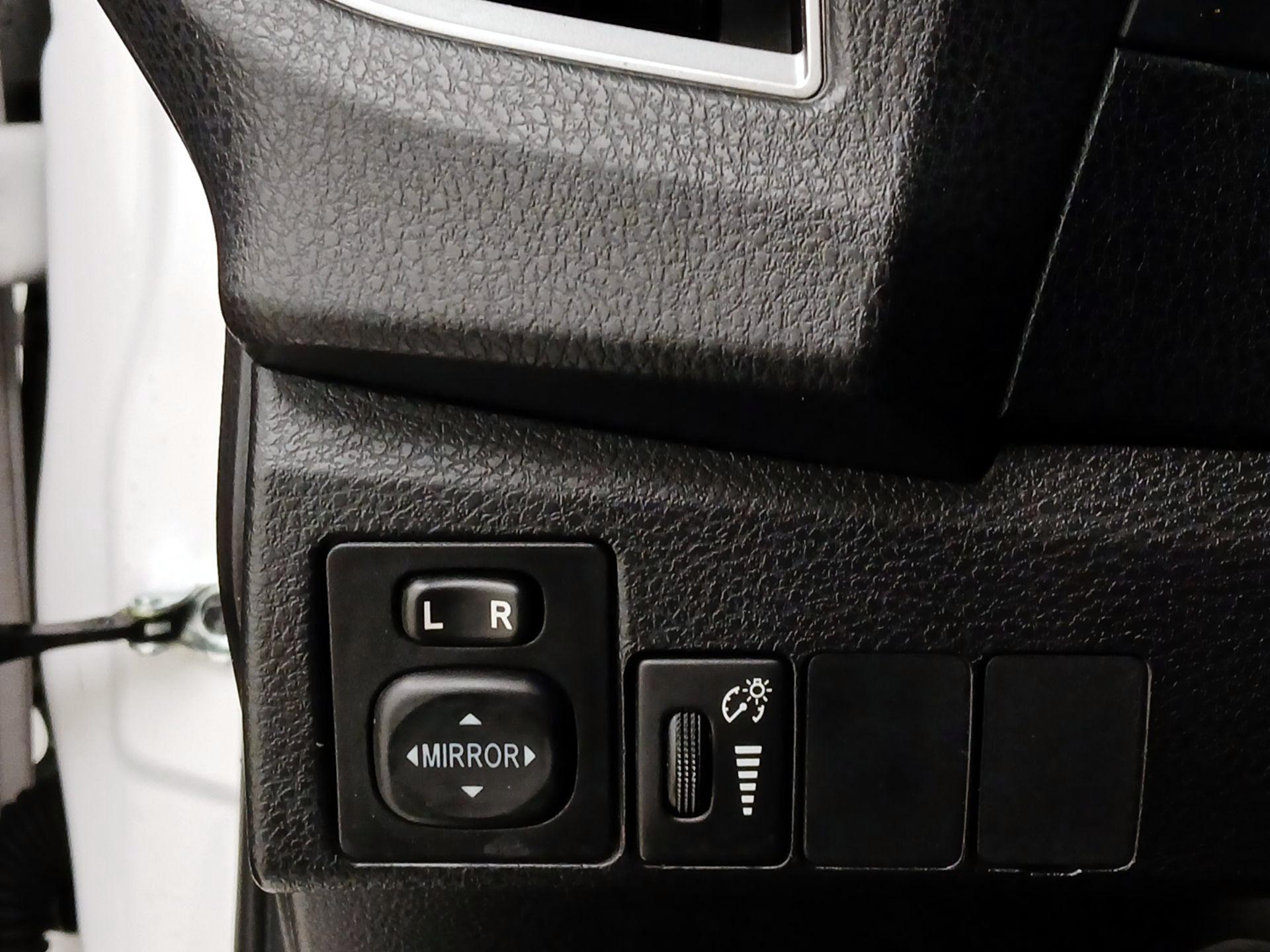 Thumbnail: 2014 Toyota Corolla - 13