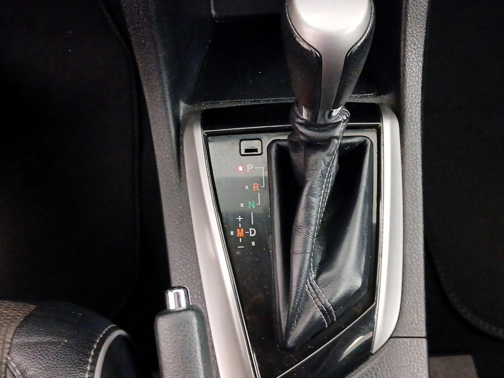 Thumbnail: 2014 Toyota Corolla - 18