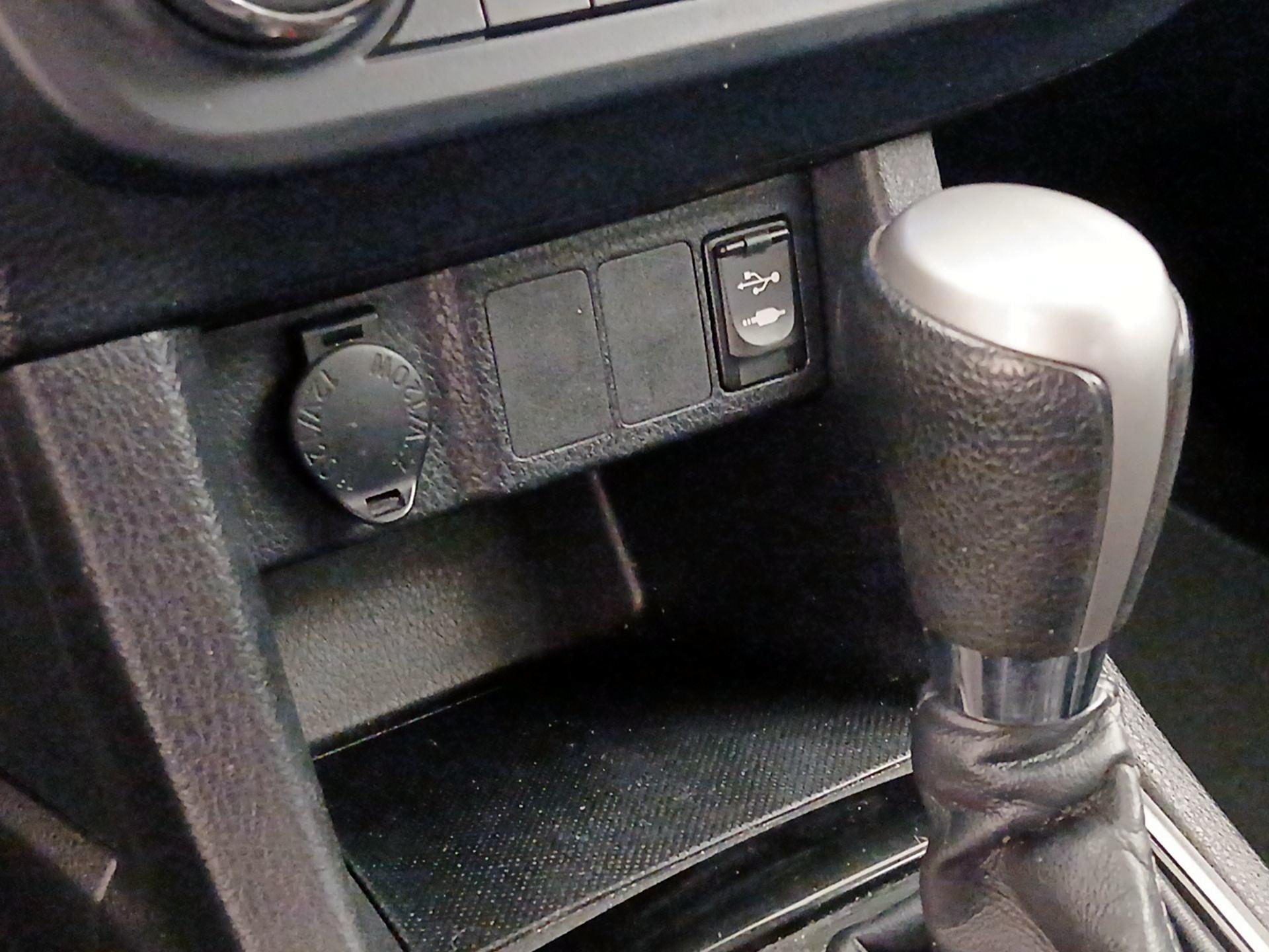 Thumbnail: 2014 Toyota Corolla - 19