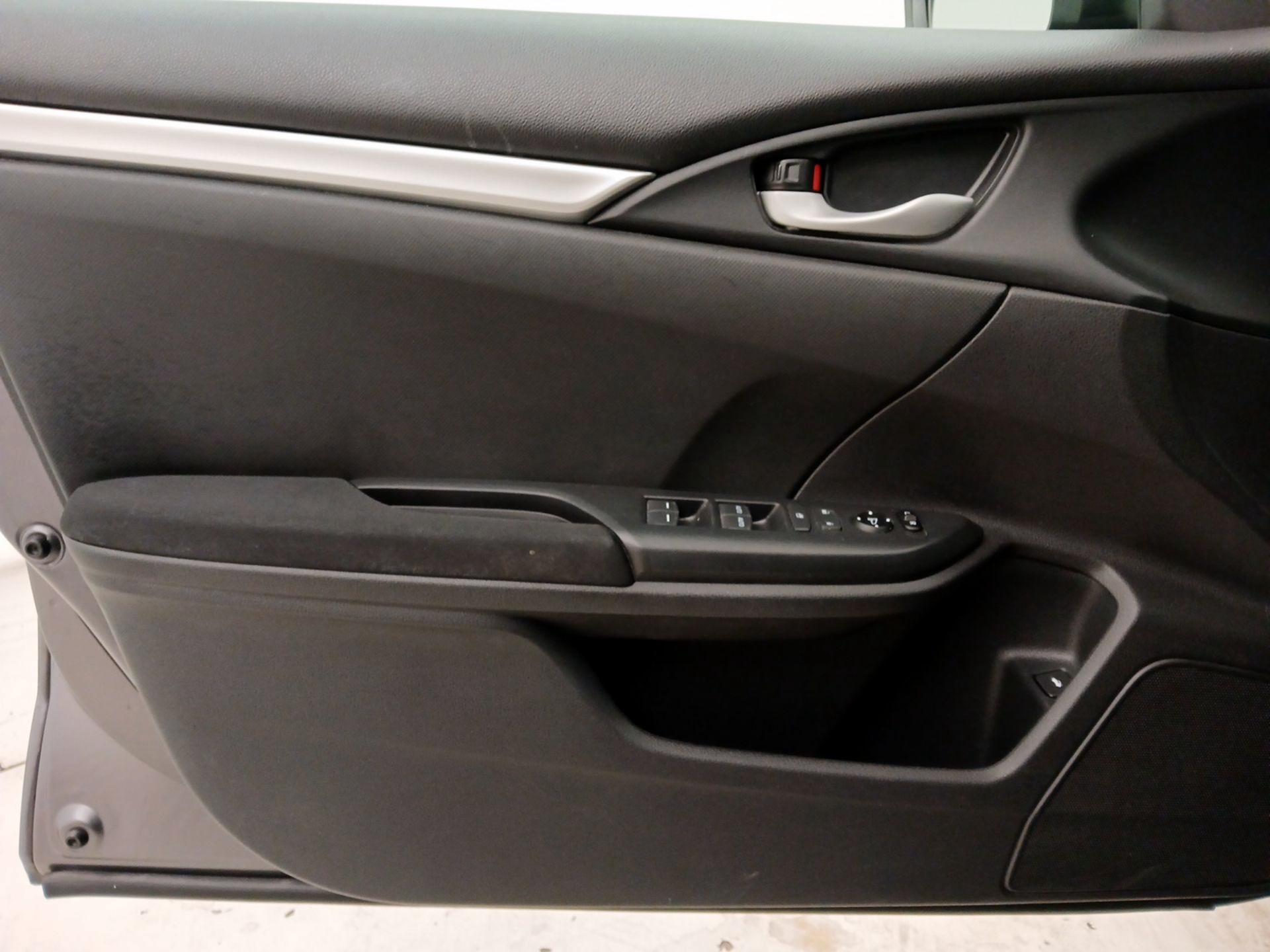 Thumbnail: 2017 Honda Civic - 12