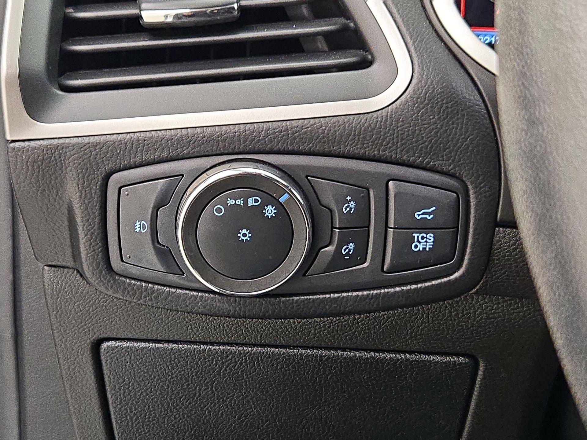 Thumbnail: 2020 Ford Edge - 13