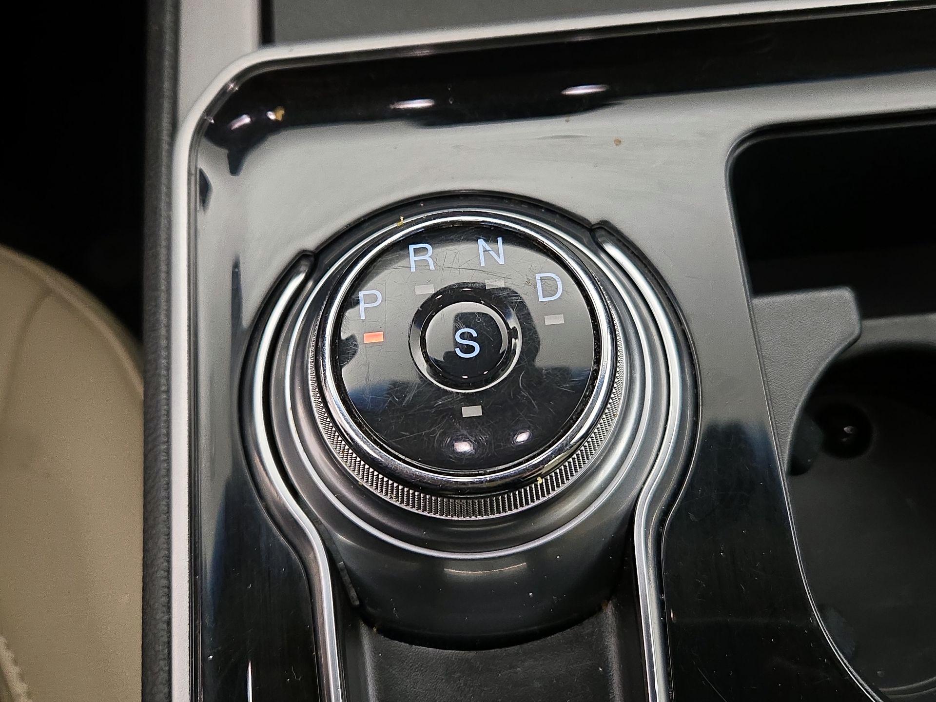 Thumbnail: 2020 Ford Edge - 18