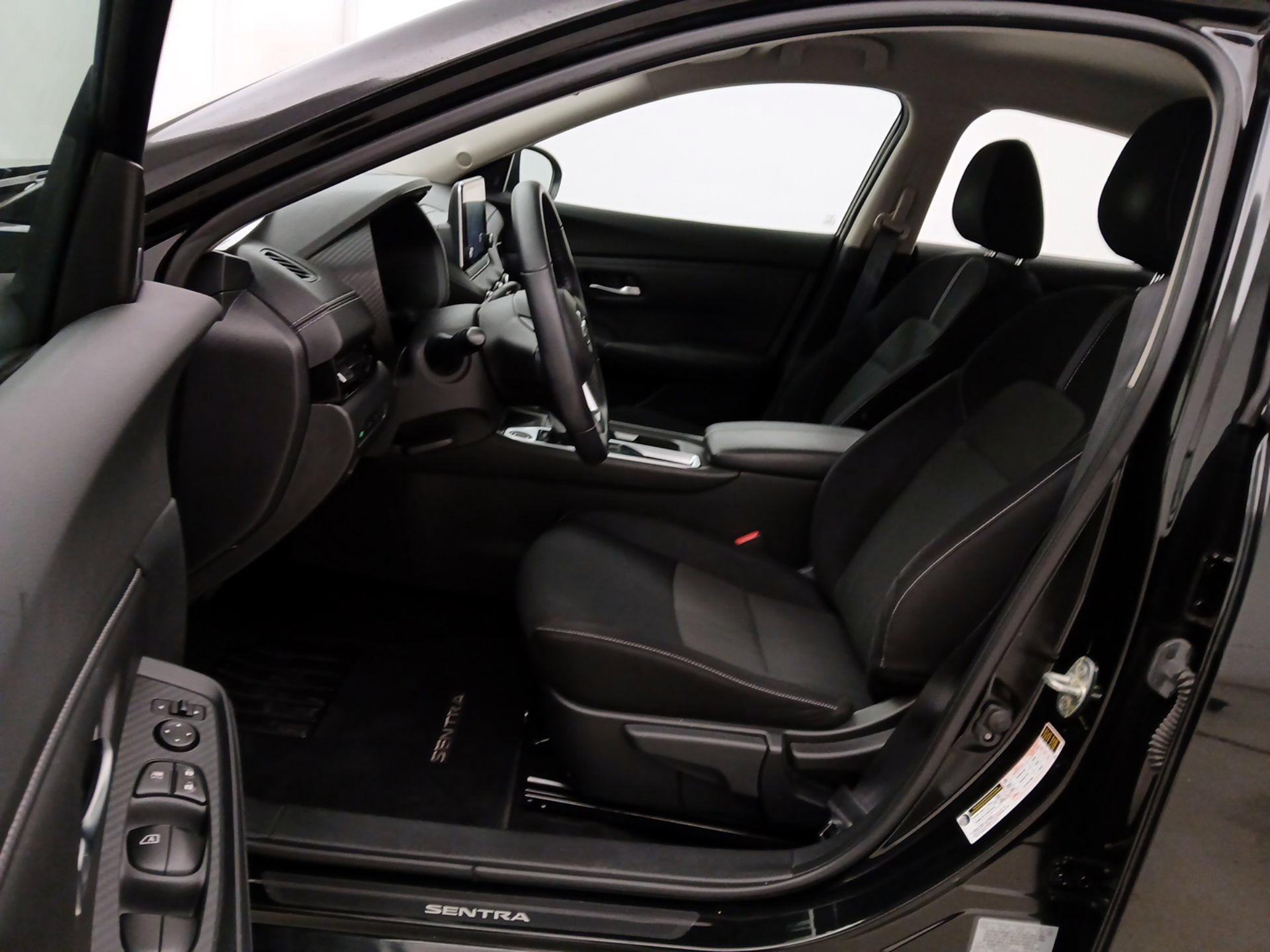 Thumbnail: 2020 Nissan Sentra - 11