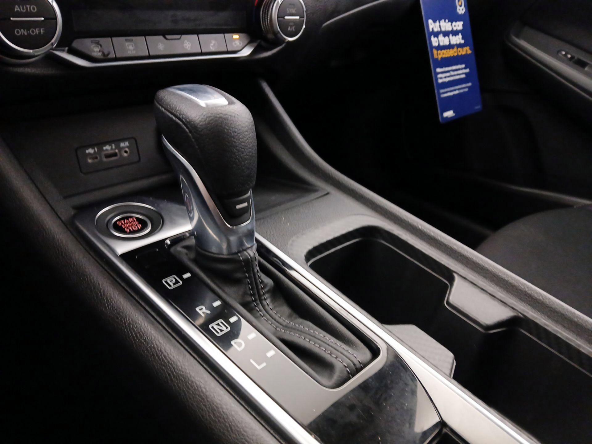 Thumbnail: 2020 Nissan Sentra - 17