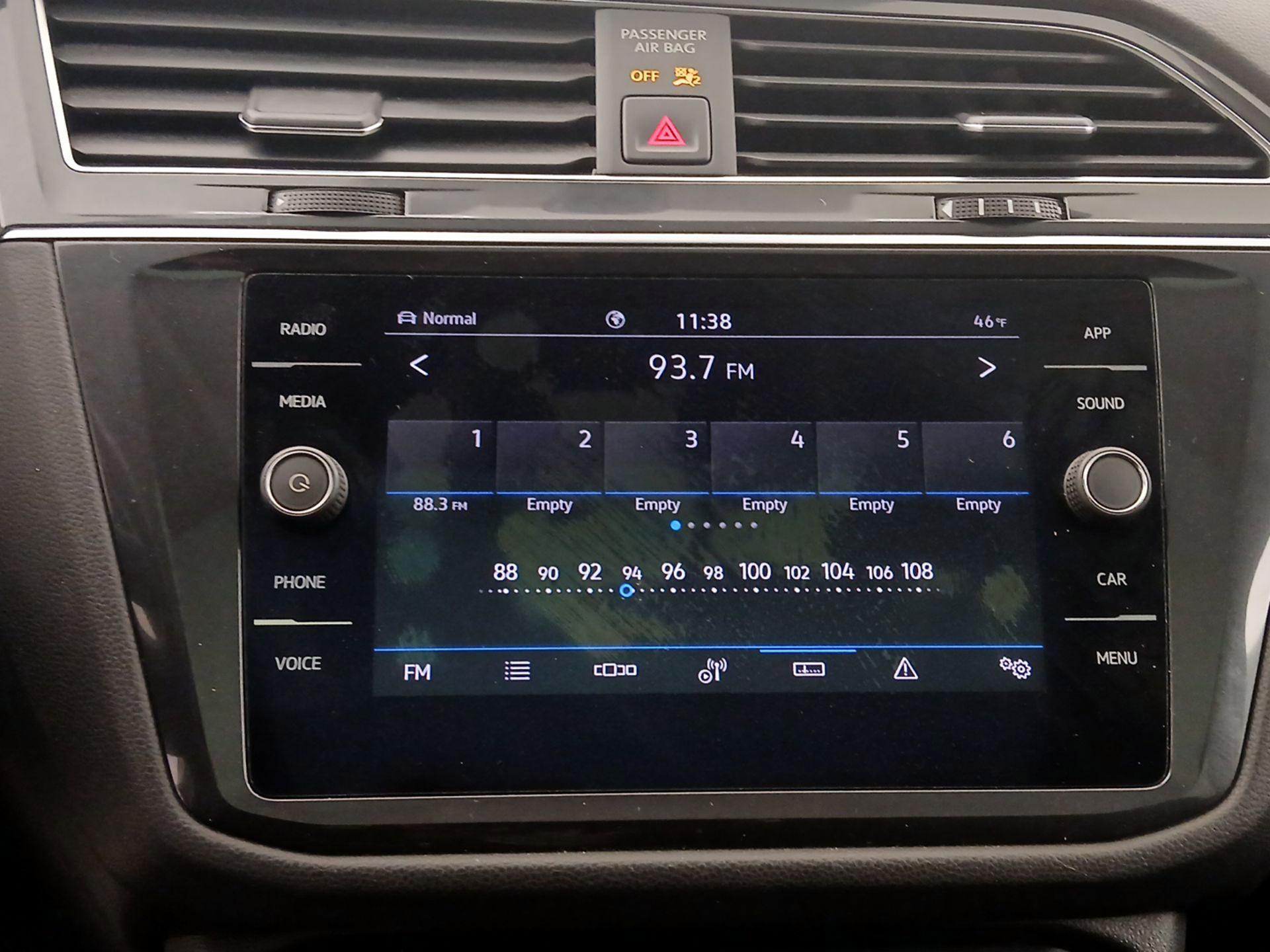 Thumbnail: 2021 Volkswagen Tiguan - 15