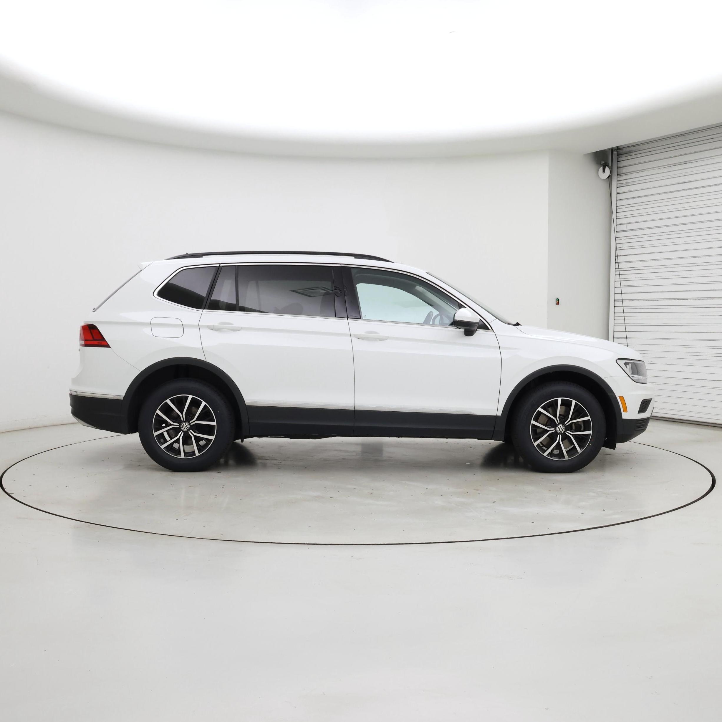 Thumbnail: 2021 Volkswagen Tiguan - 7