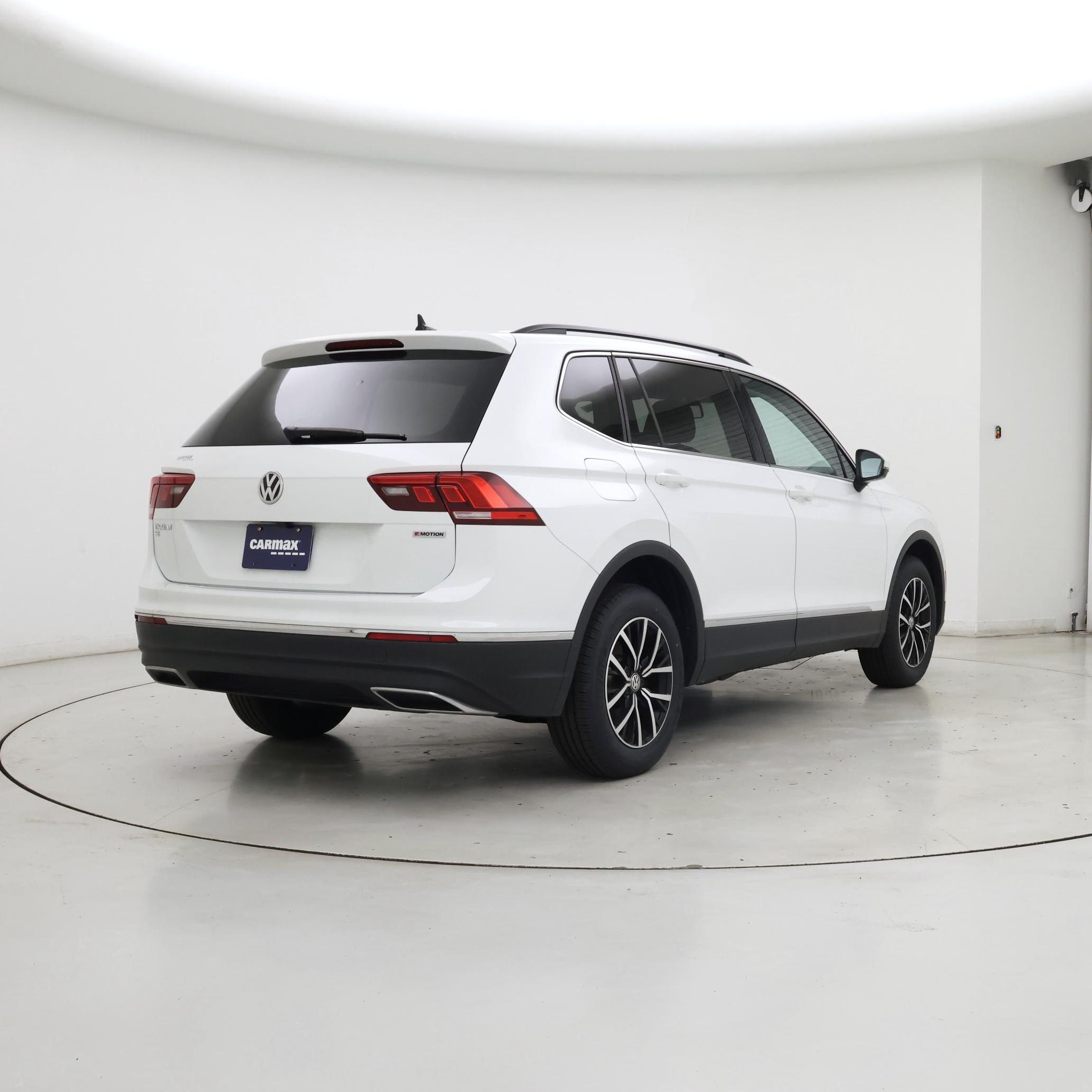 Thumbnail: 2021 Volkswagen Tiguan - 8