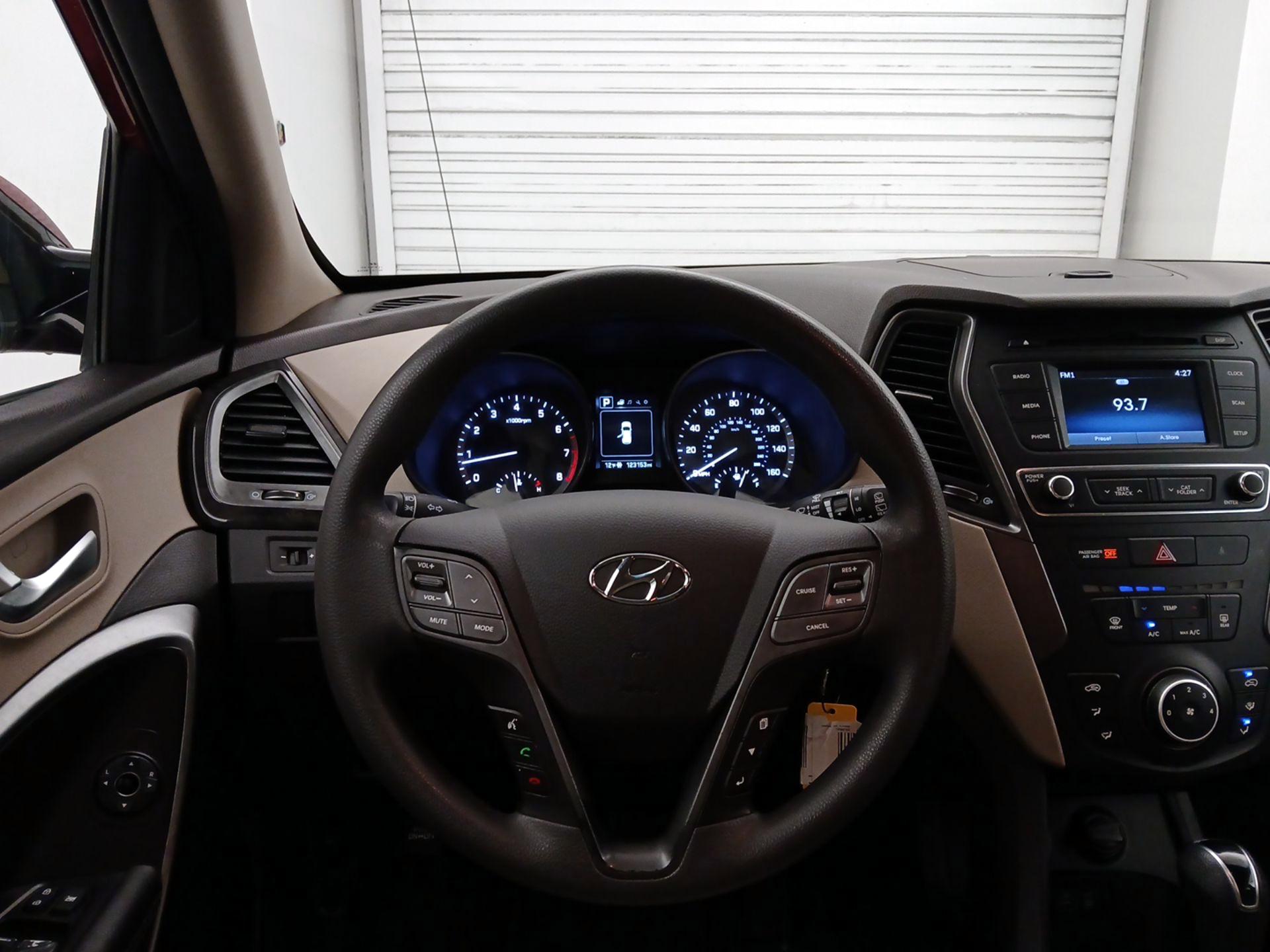 Thumbnail: 2017 Hyundai Santa Fe - 10