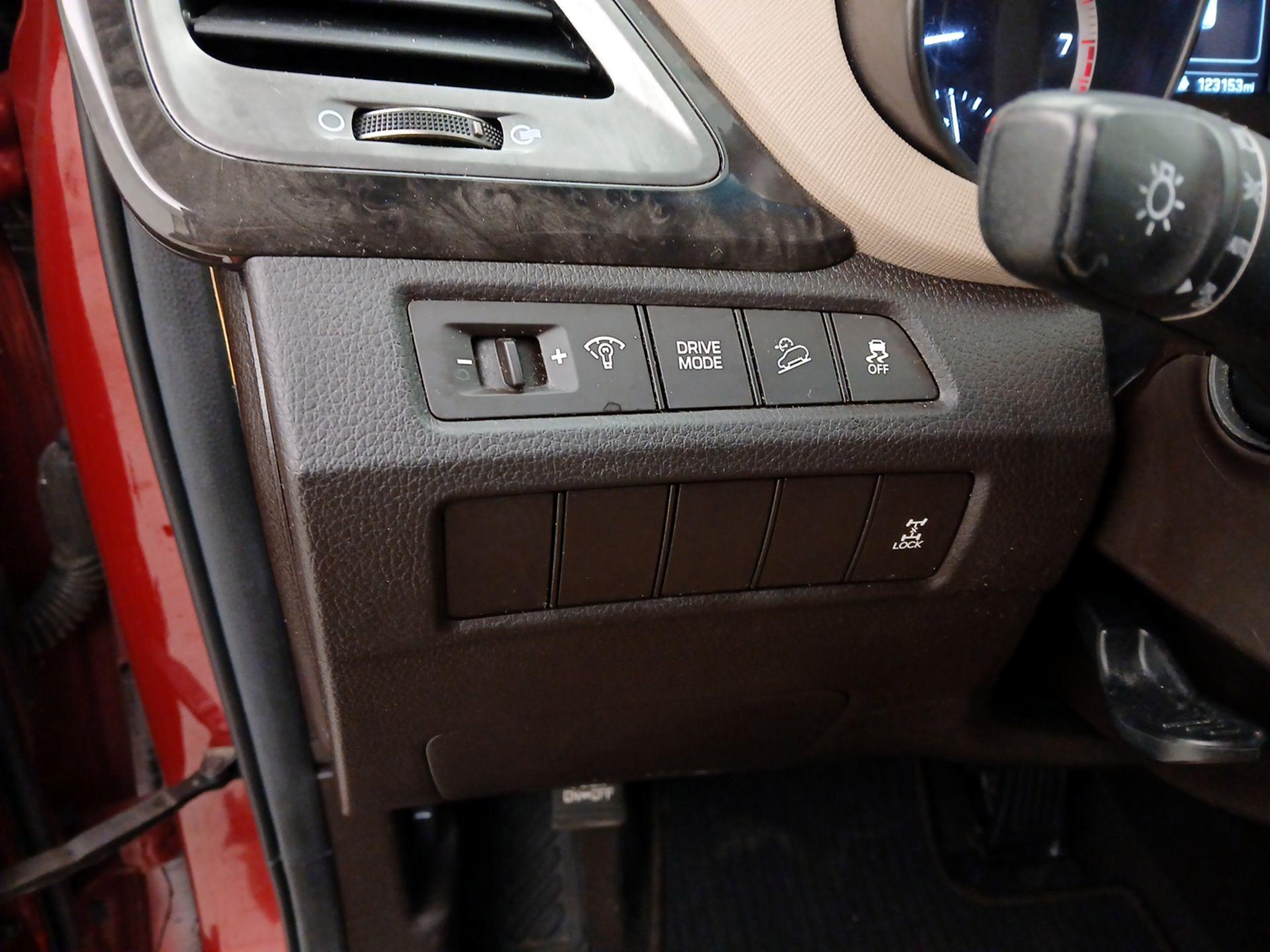 Thumbnail: 2017 Hyundai Santa Fe - 13