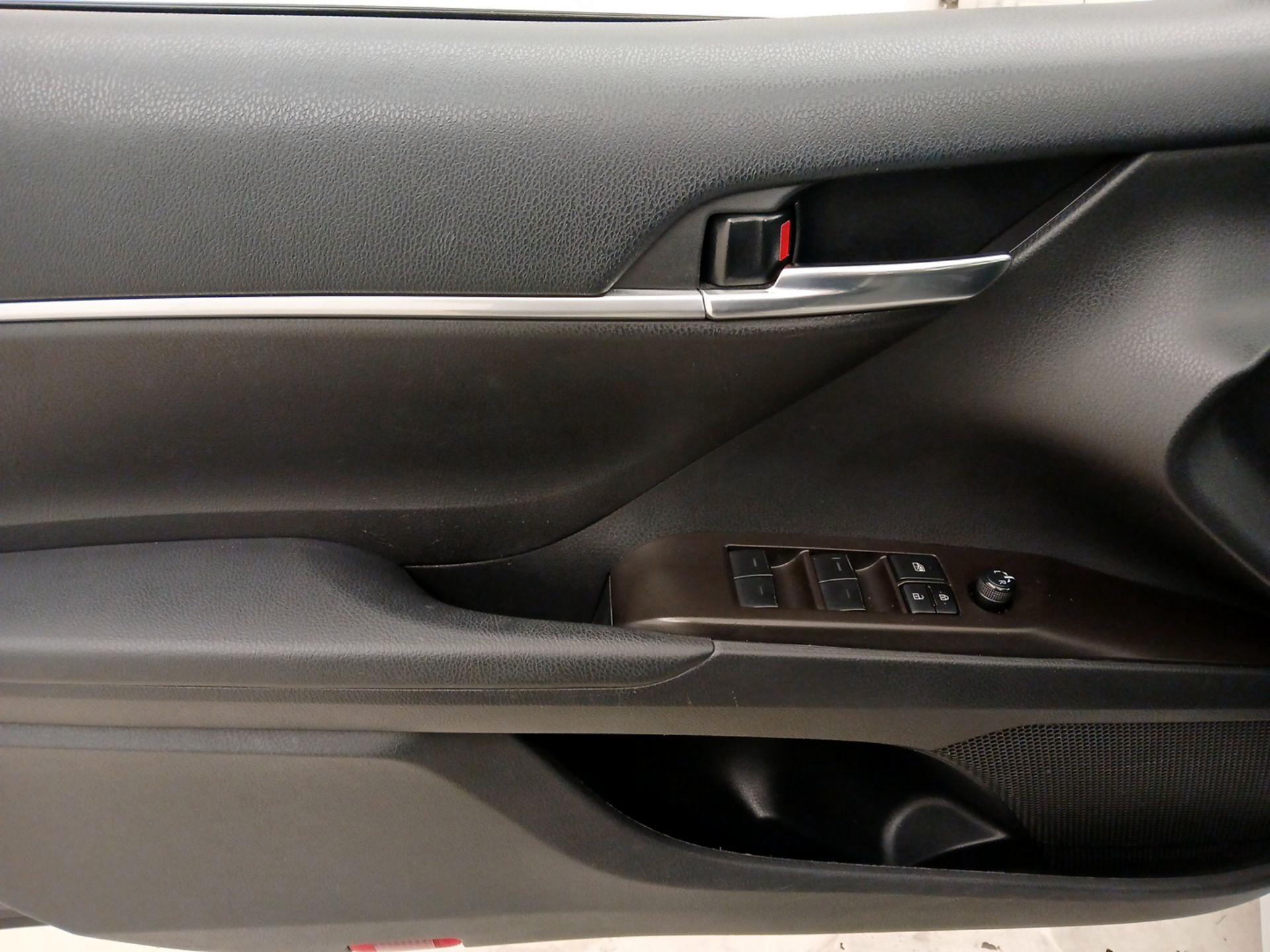 Thumbnail: 2023 Toyota Camry - 12