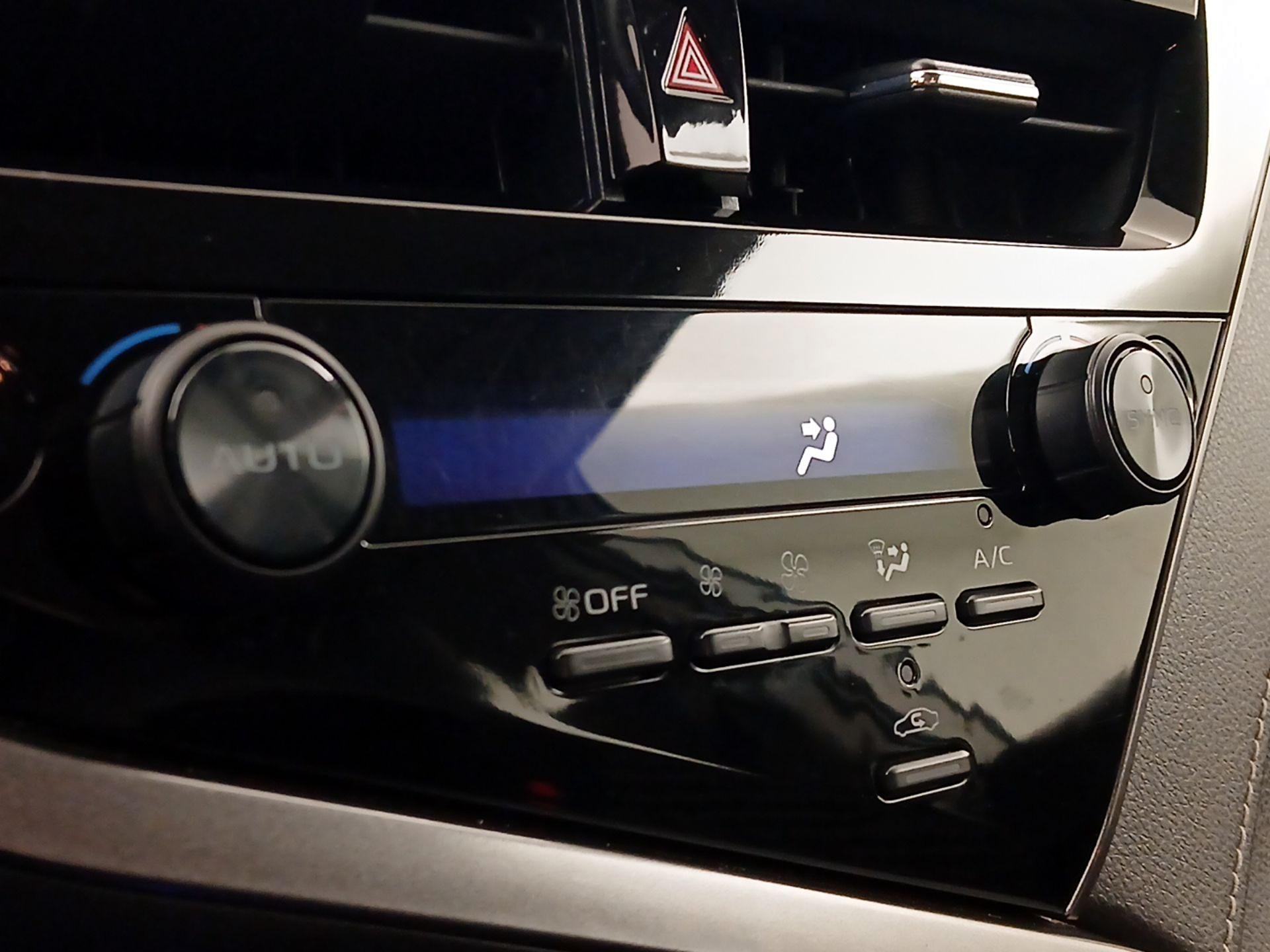 Thumbnail: 2023 Toyota Camry - 16